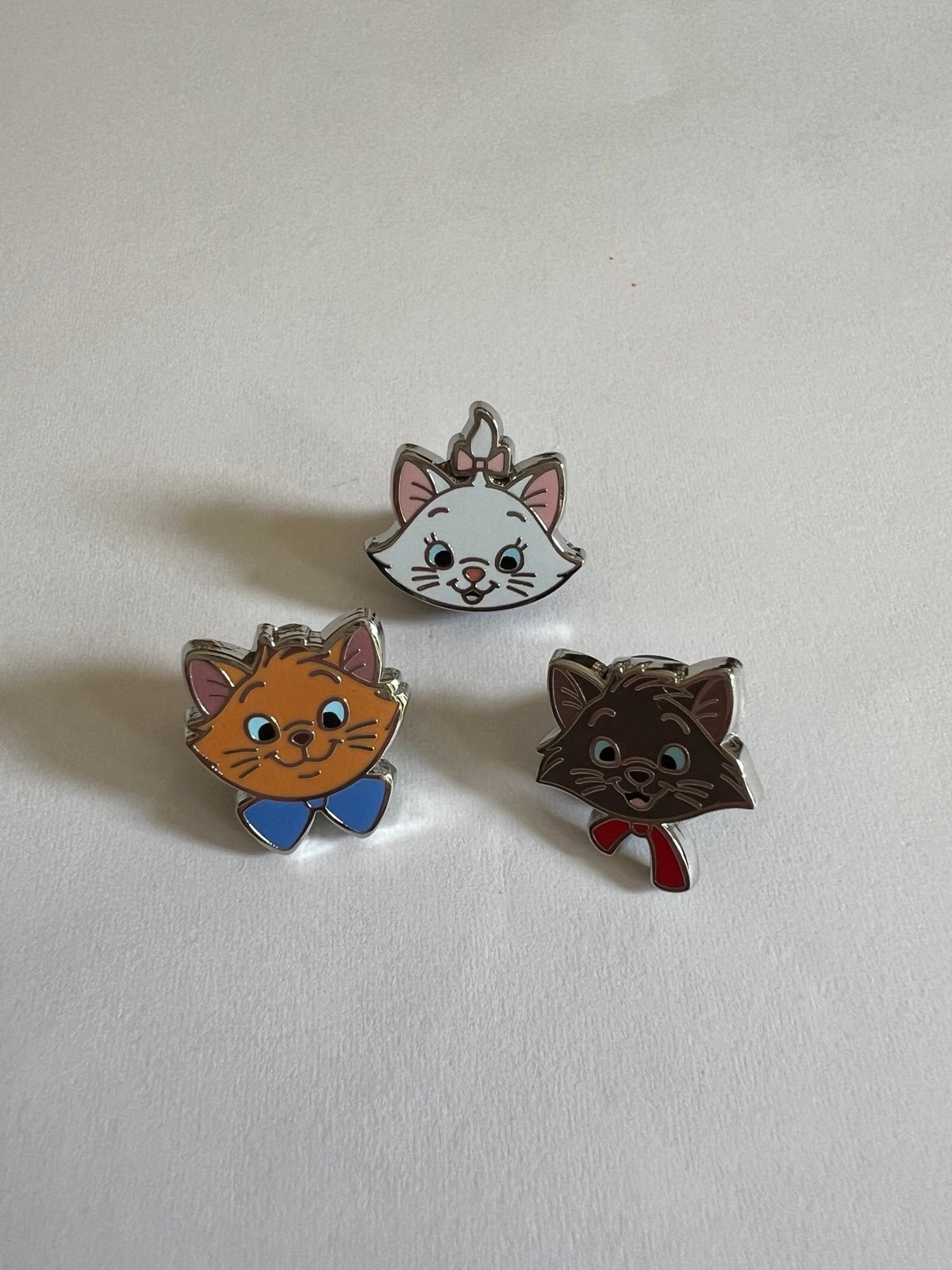 Disney Tiny Micro Pins Aristocats Kittens 3 Tiny Pins Marie Berlioz Toulouse
