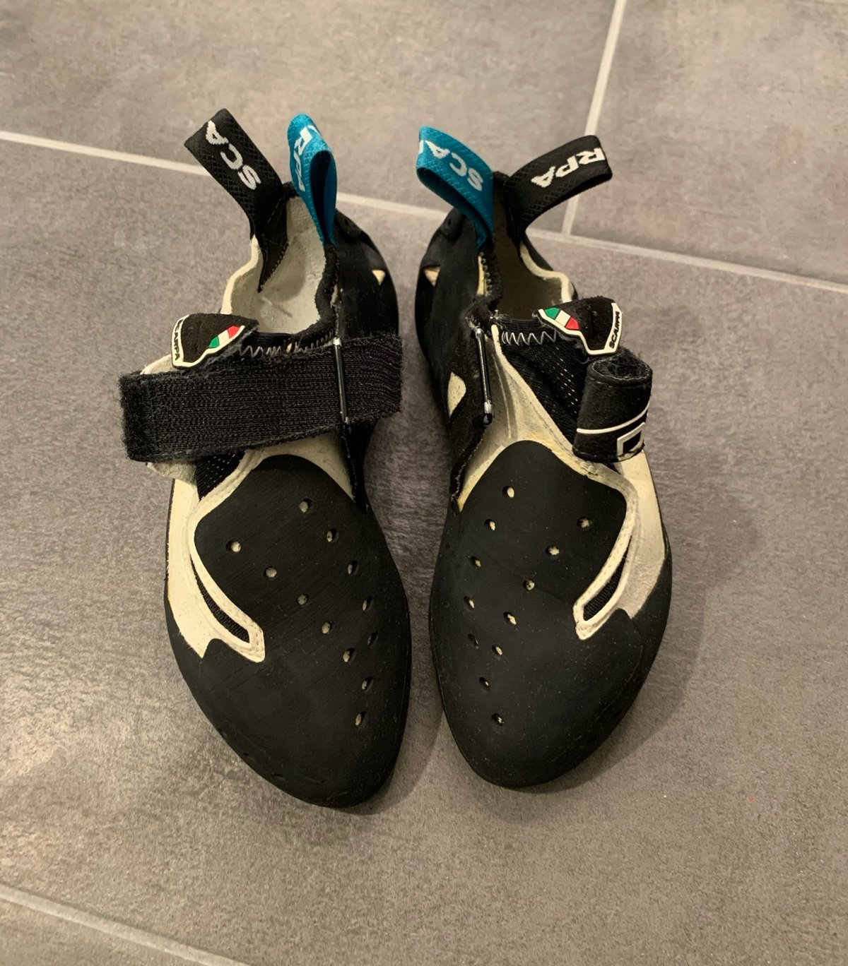Scarpa drago lv climbing shoes
