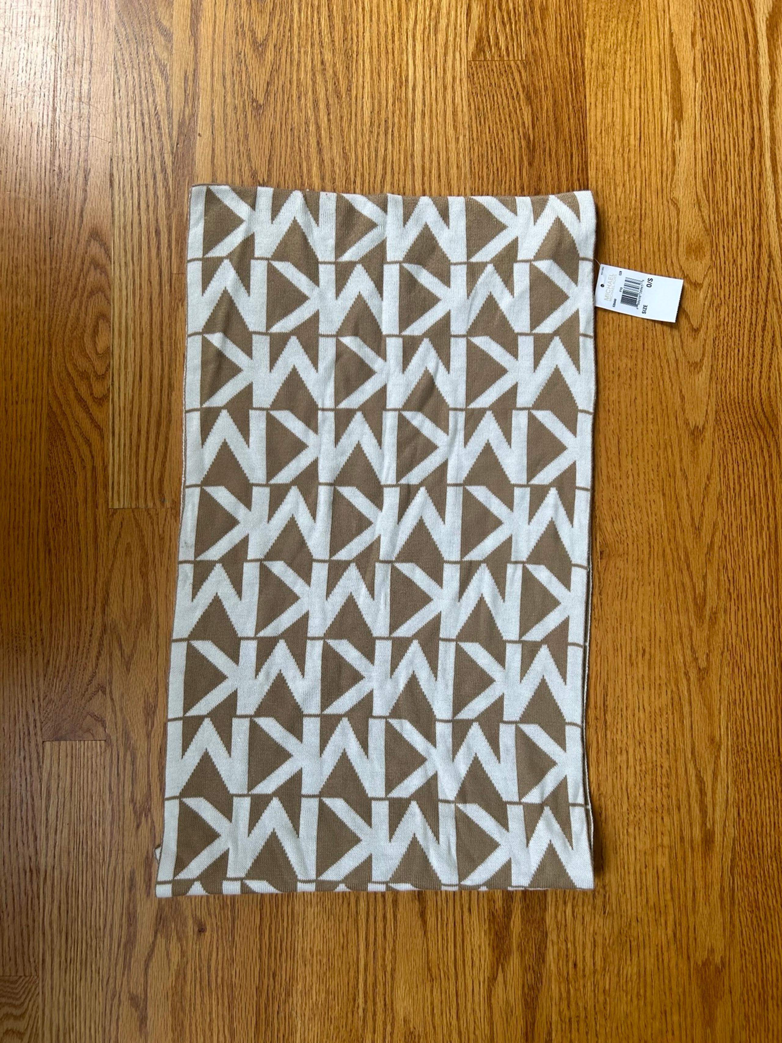 Michael Kors Infinity Scarf NWT