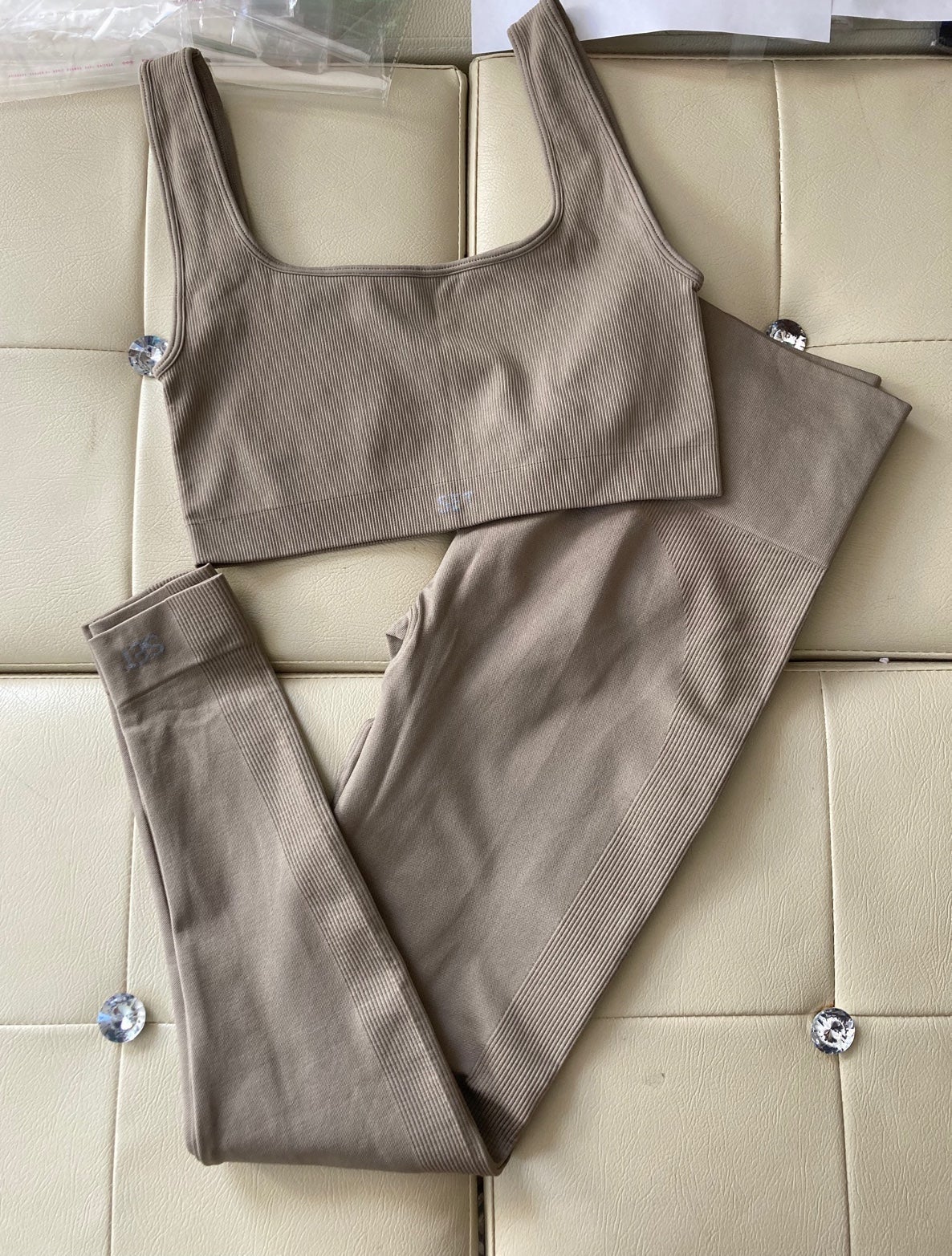 Set active box cut bra and leggings