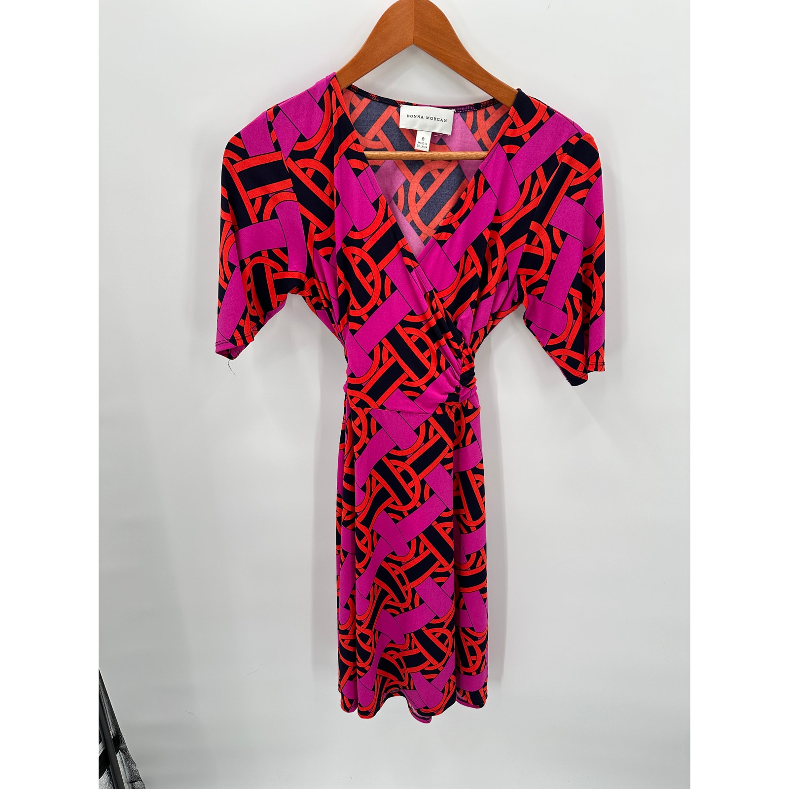 DONNA MORGAN Bright Pink Abstract Short Sleeve Wrap Dress // 6