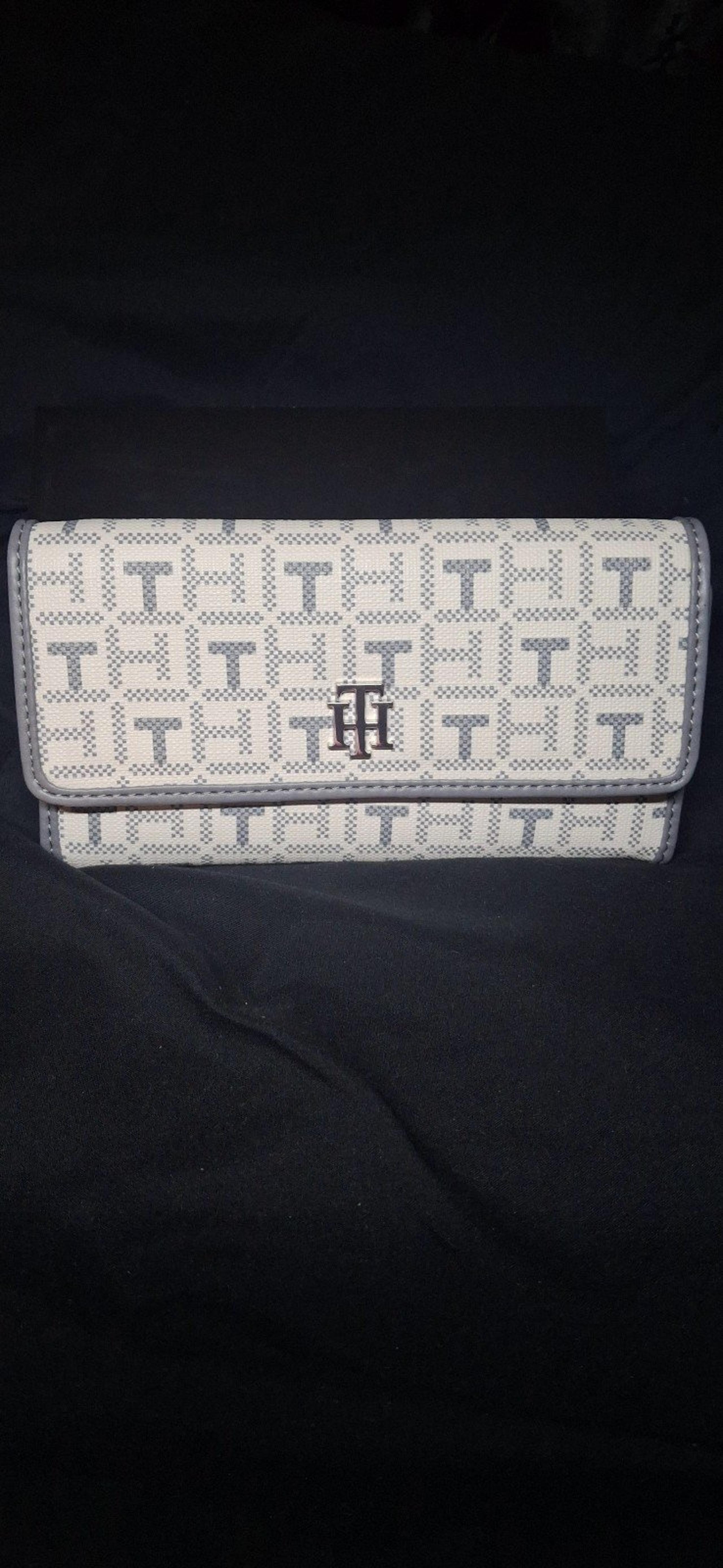 TOMMY HILFIGER womens wallet