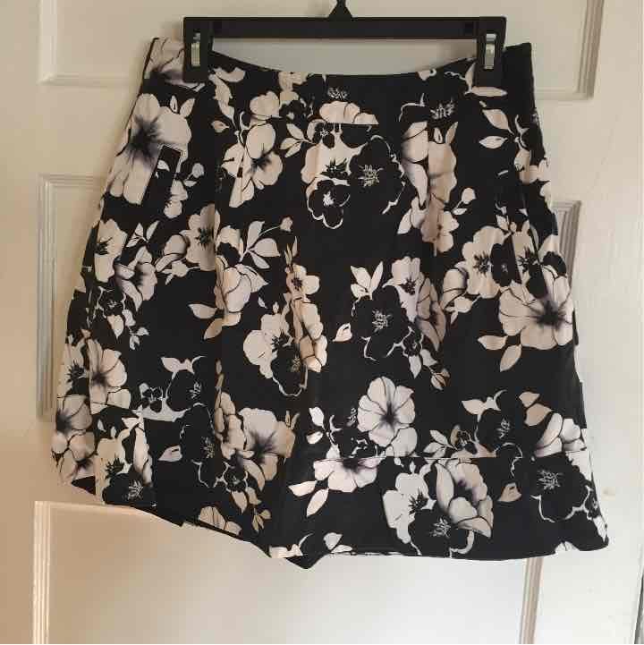 WHBM floral pleated skirt