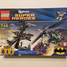 LEGO DC Comics Super Heroes: Batwing Battle Over Gotham City (6863) RETIRED
