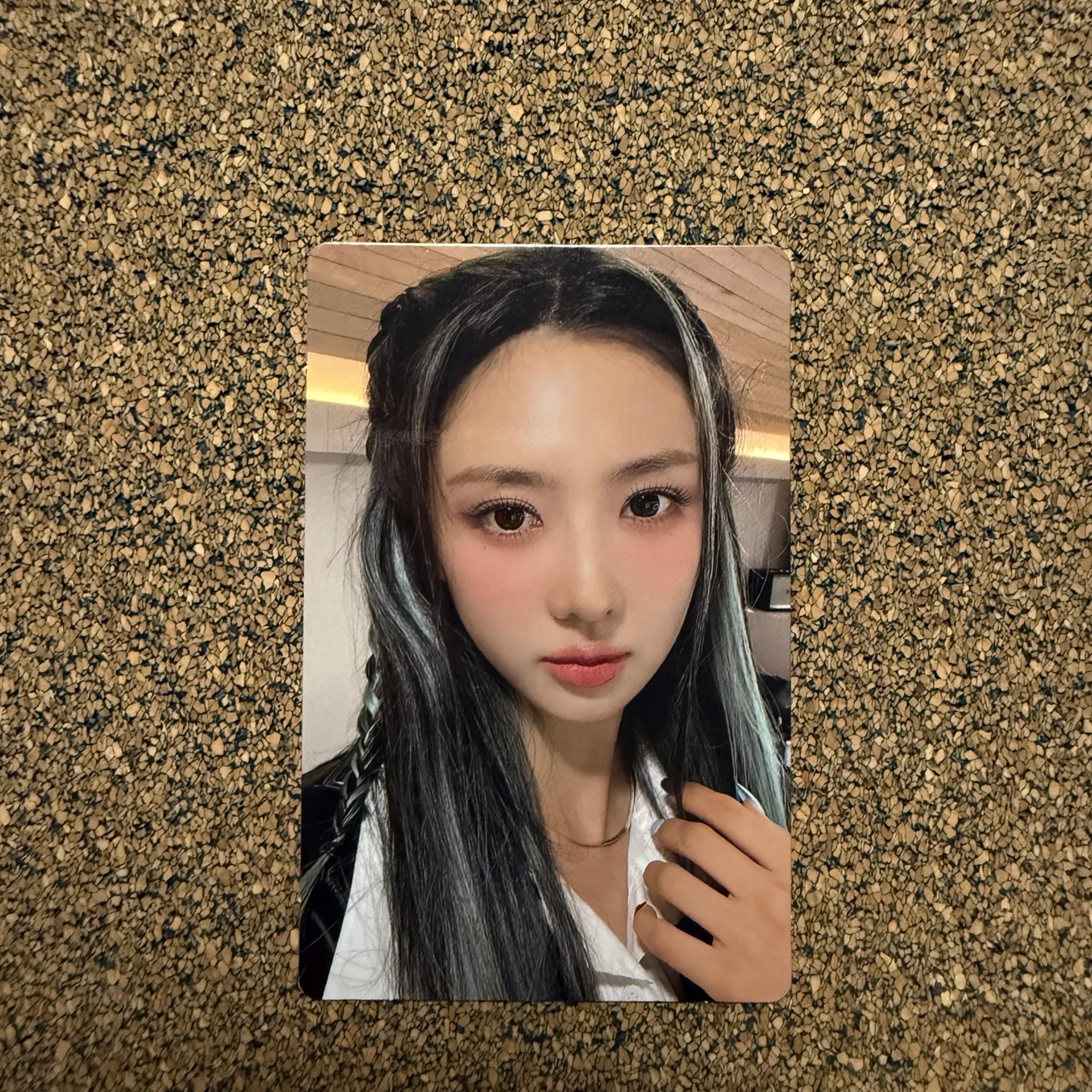 Official Yoohyeon Photocard Dreamcatcher Mini 7th Album Apocalypse : Follow Us