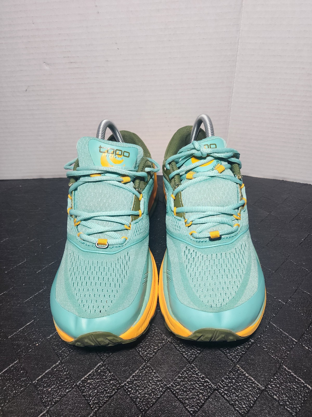 Topo Athletic Ultraventure 2 Turquoise/Gold Womens Size 8.5 Medium