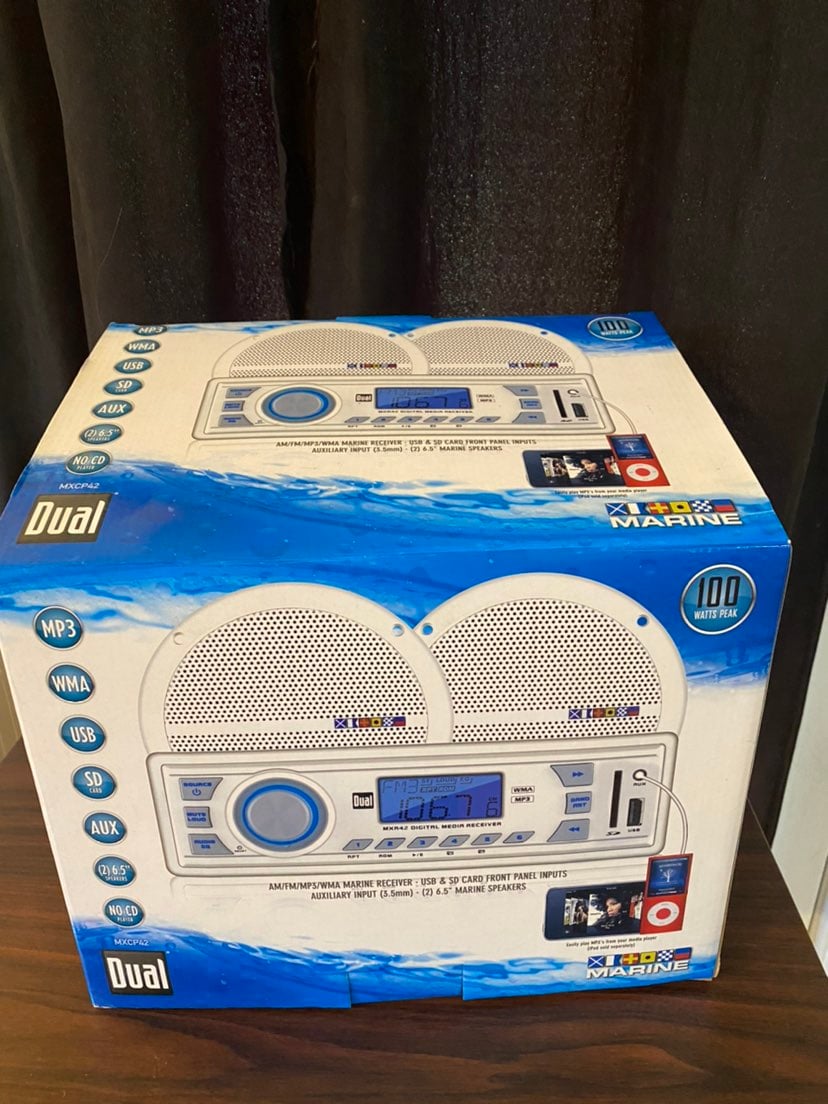 Dual AM/FM/mp3/wma Marine Receiver with speakers