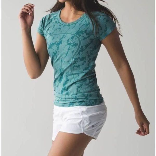LULULEMON ATHLETICA Swiftly Tech Short Sleeve Crew in Heathered Forage Teal Size