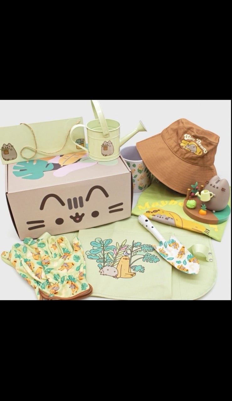 Pusheen Spring 2022 Gardening Culture Fly Box- New Size: Large