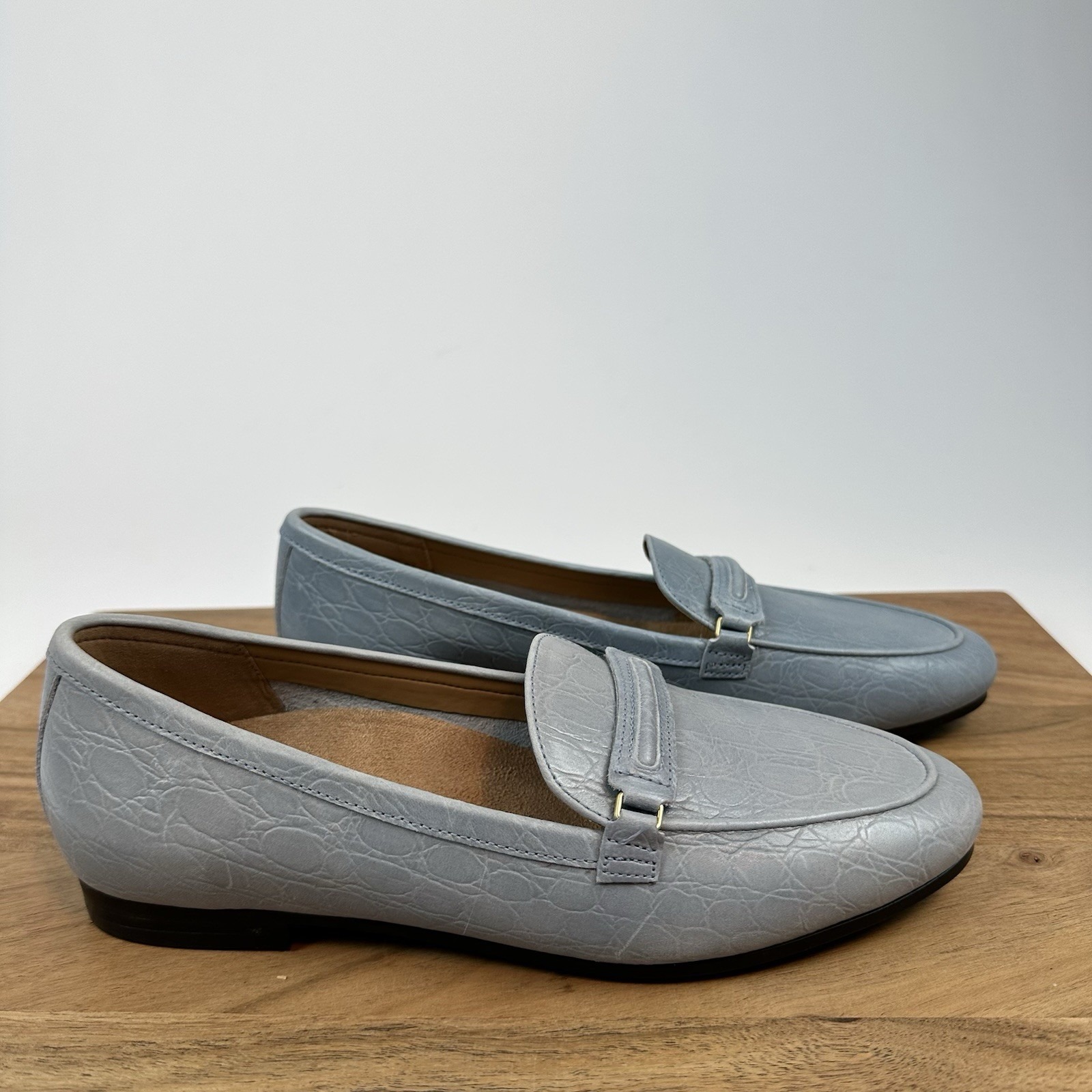 New Womens Vionic Newport Blue Embossed Croc Leather Penny Loafers Shoes Size 7