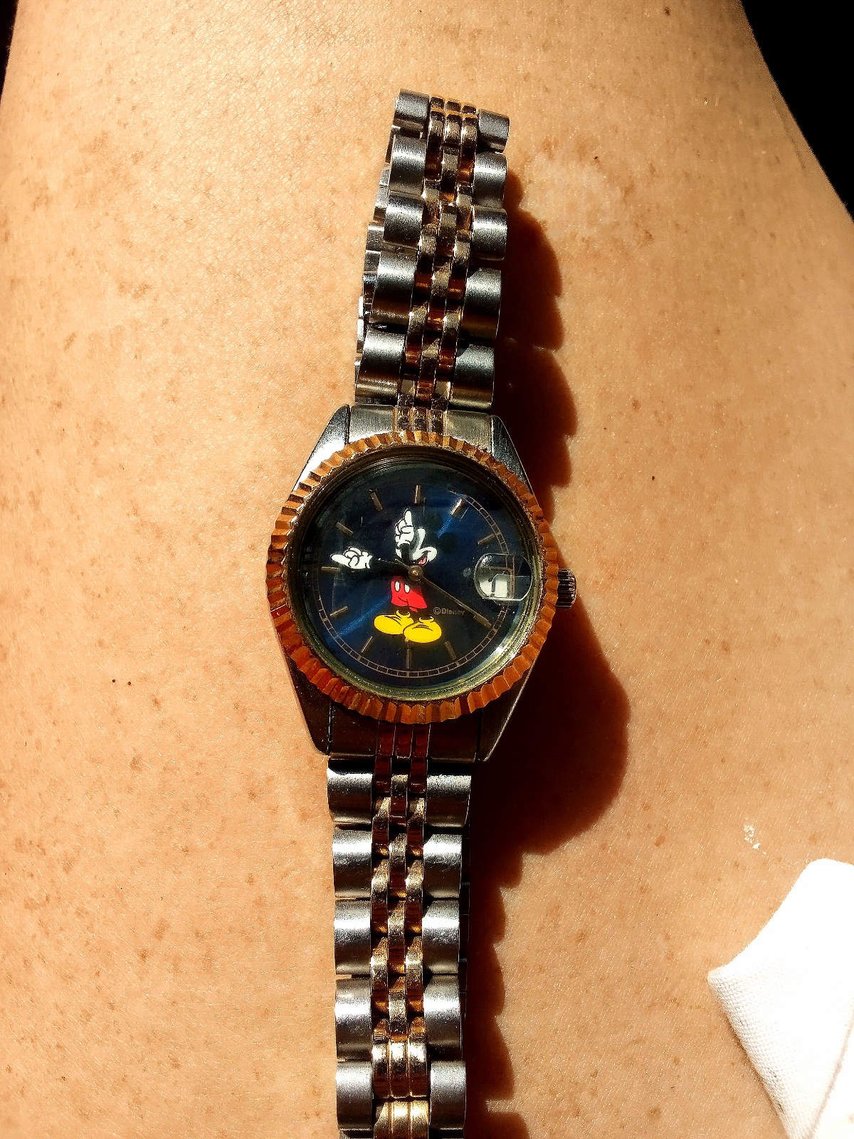 Ladies Disney vintage Mickey Mouse watch