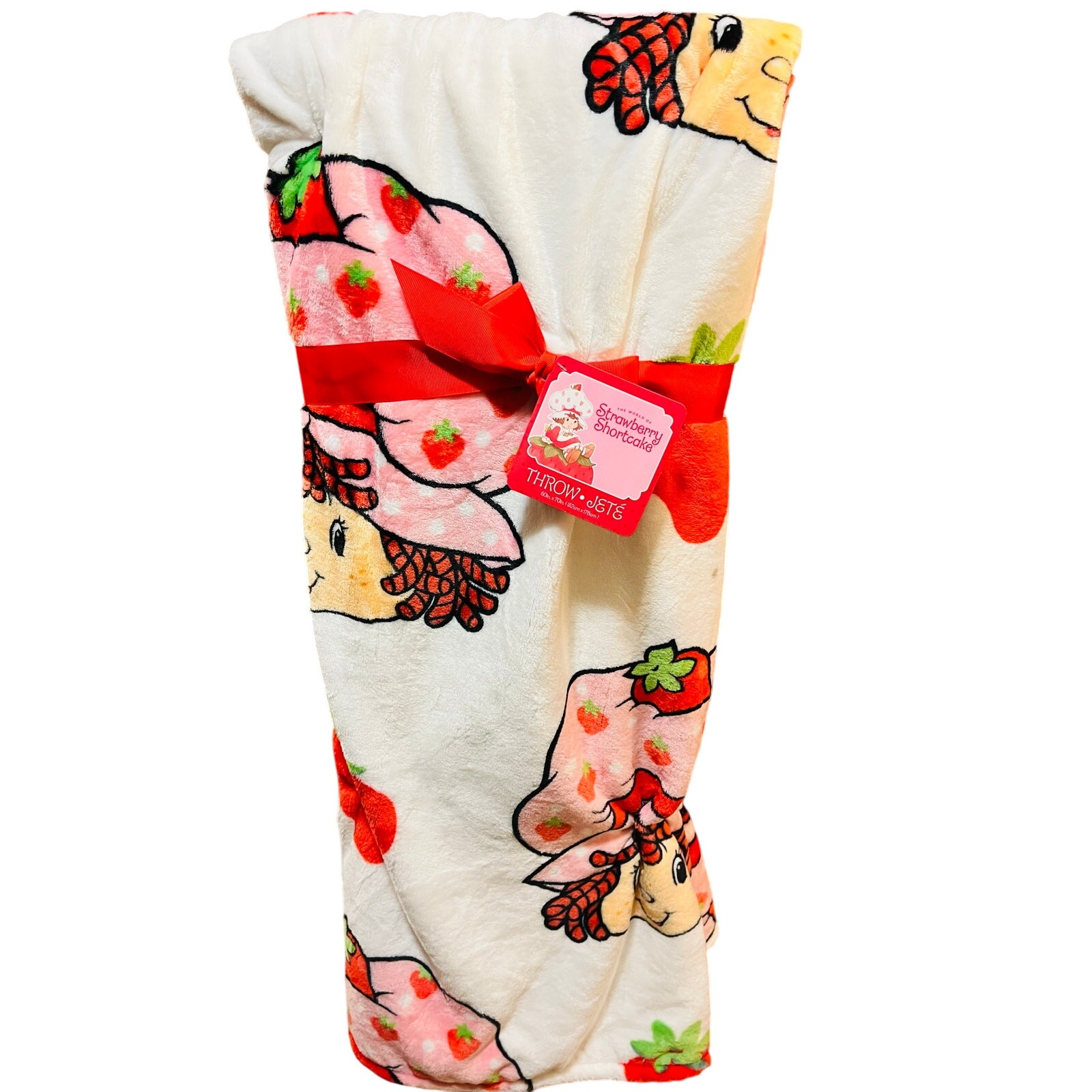 Strawberry shortcake throw 60 x 70 super soft and adorable