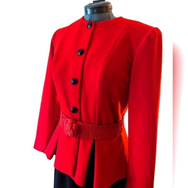 Vintage Leslie Fay red and black 2 piece knit skirt suit