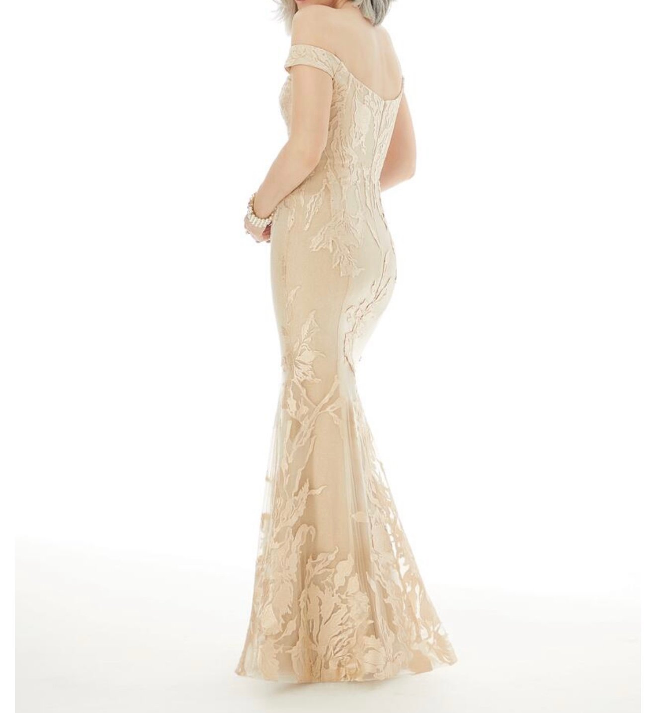 Wedding party dress mob