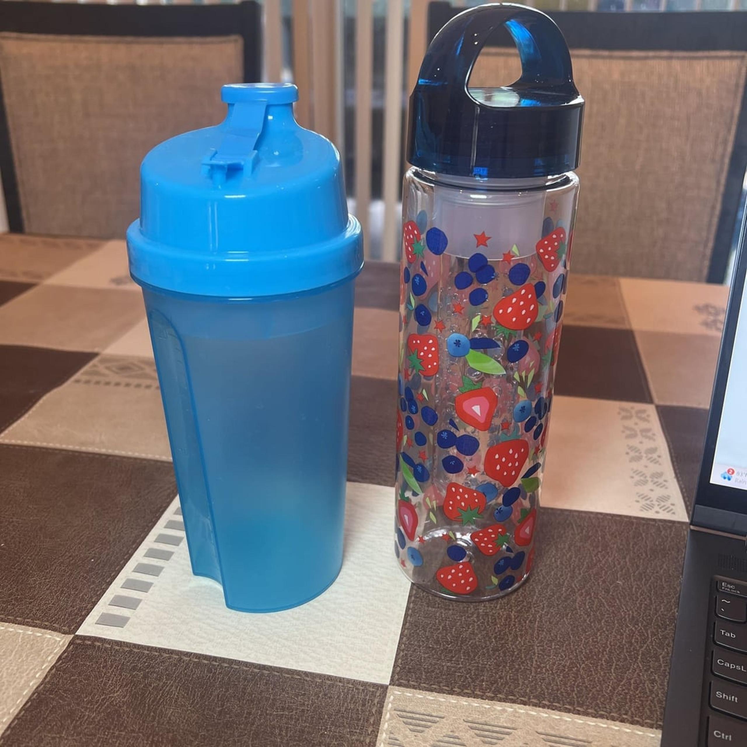 Blue Plastic Protein Shaker Bottle with Mixing Ball