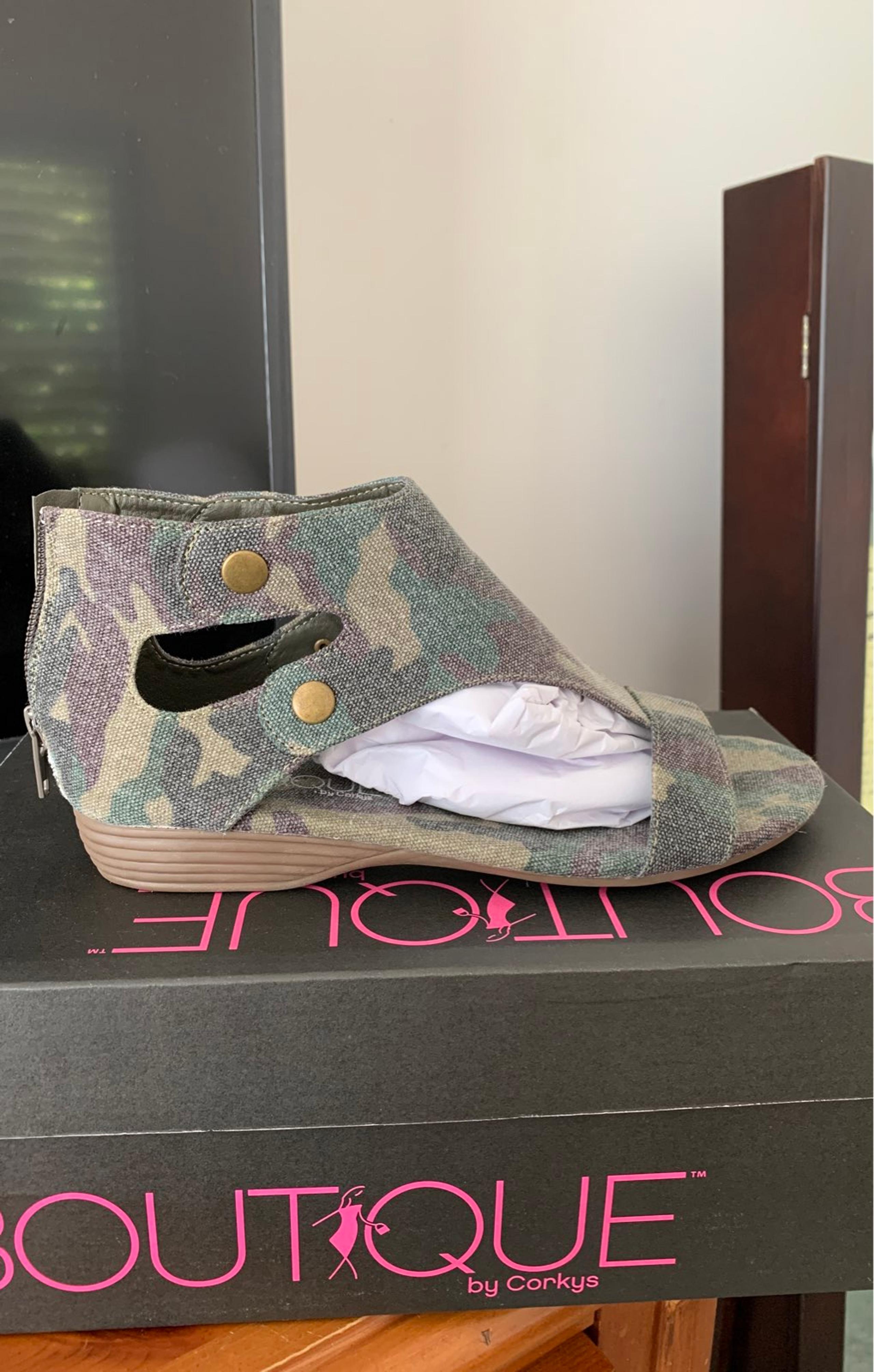 Canvas Camo Womens Sandals 6