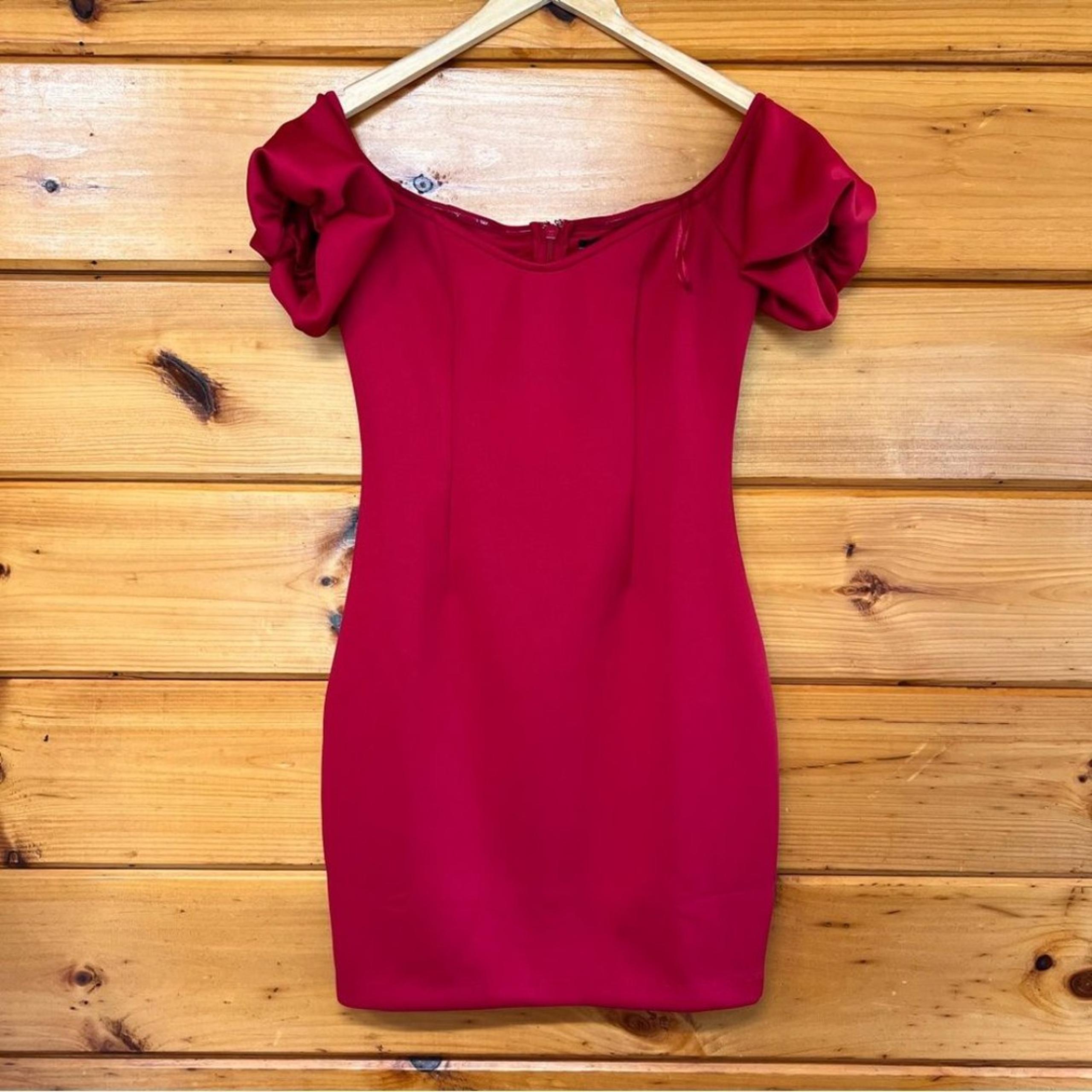 GUESS Eco Cindy Off-Shoulder Mini Lined Red Short Sleeve Stretchy Dress sz M