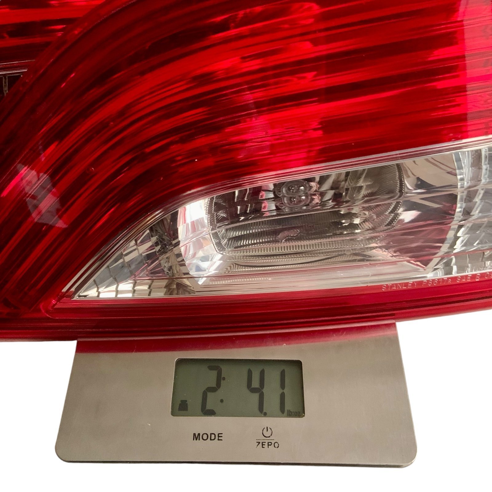 2011 Nissan Quest Rear Right And Left Side Tail LightsLift