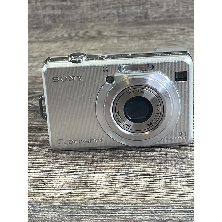 Sony Cyber-Shot DSC-W100 8.1 MP Digital Camera Silver Carl Zeiss Vario Tessar