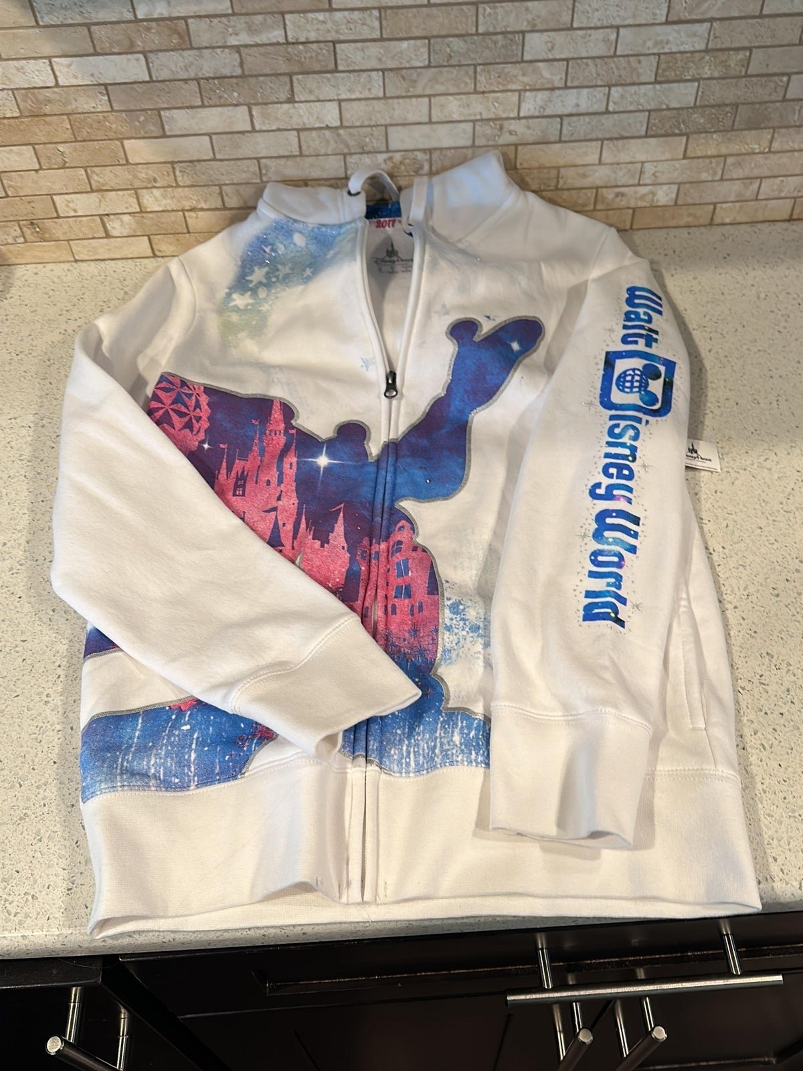 2017 disney parks mickey magic exclusive hoodie NWT BT