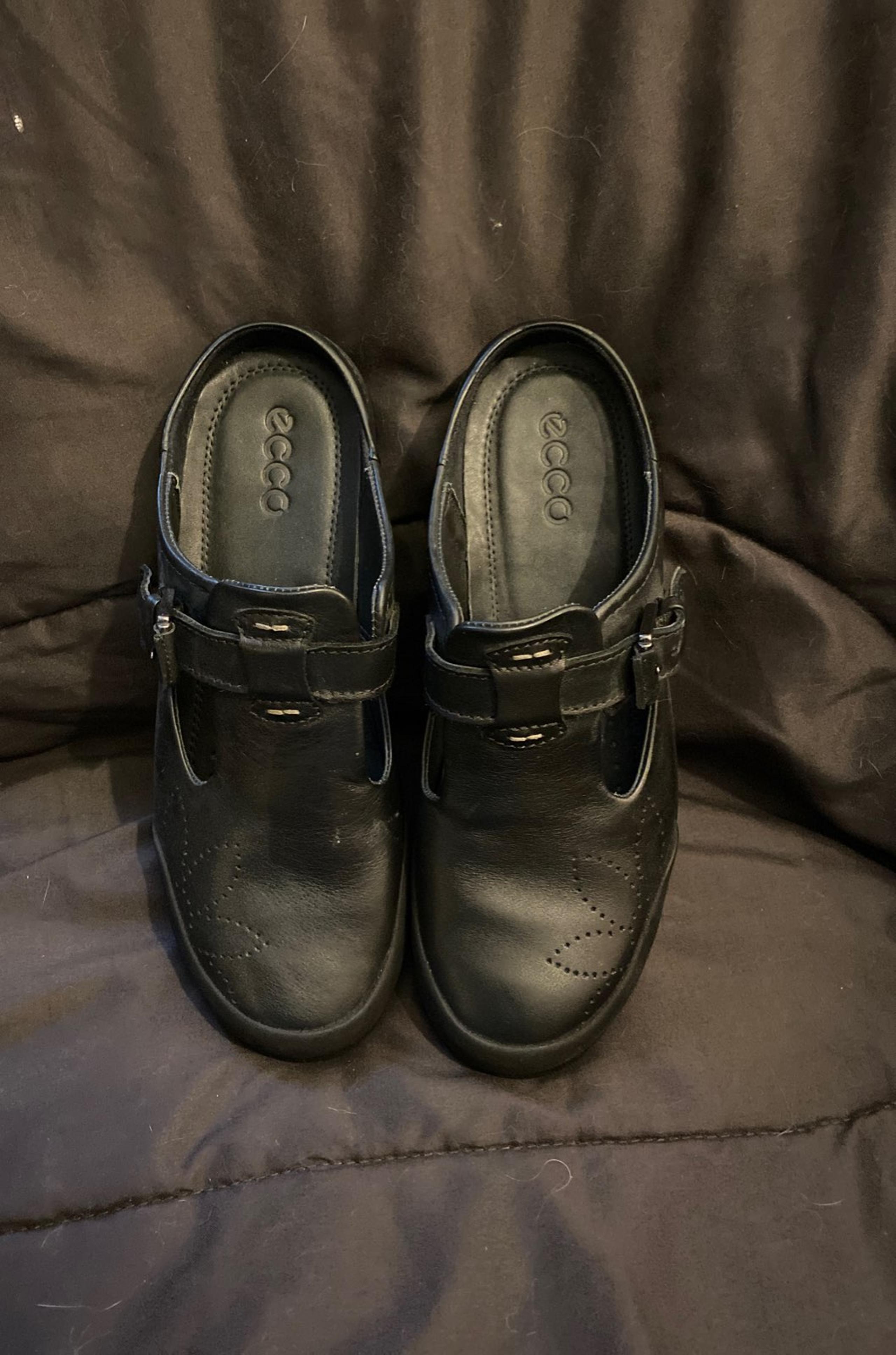 Size 39 / 8-8.5