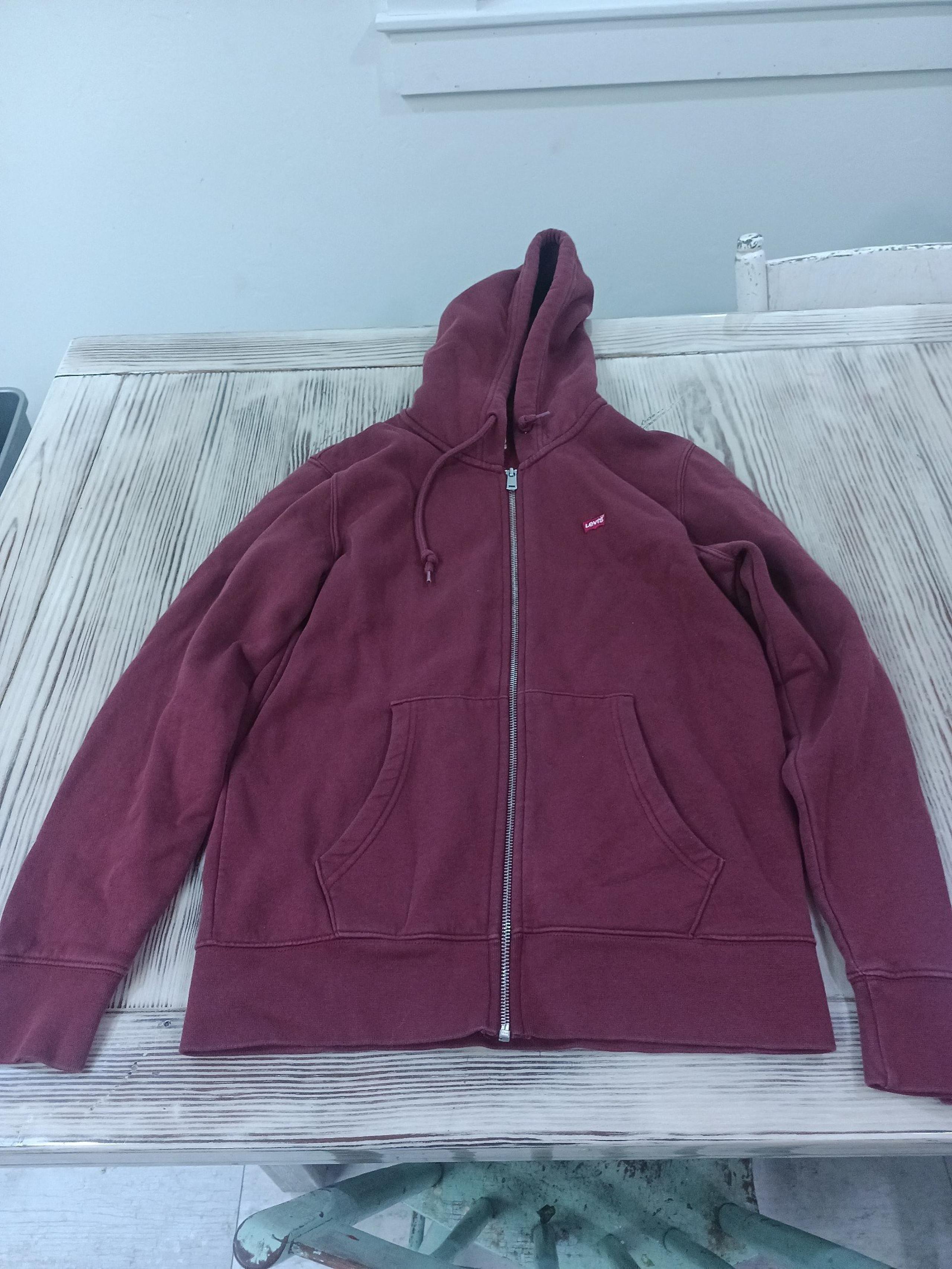 Men's small Levi's zip-up hoodie