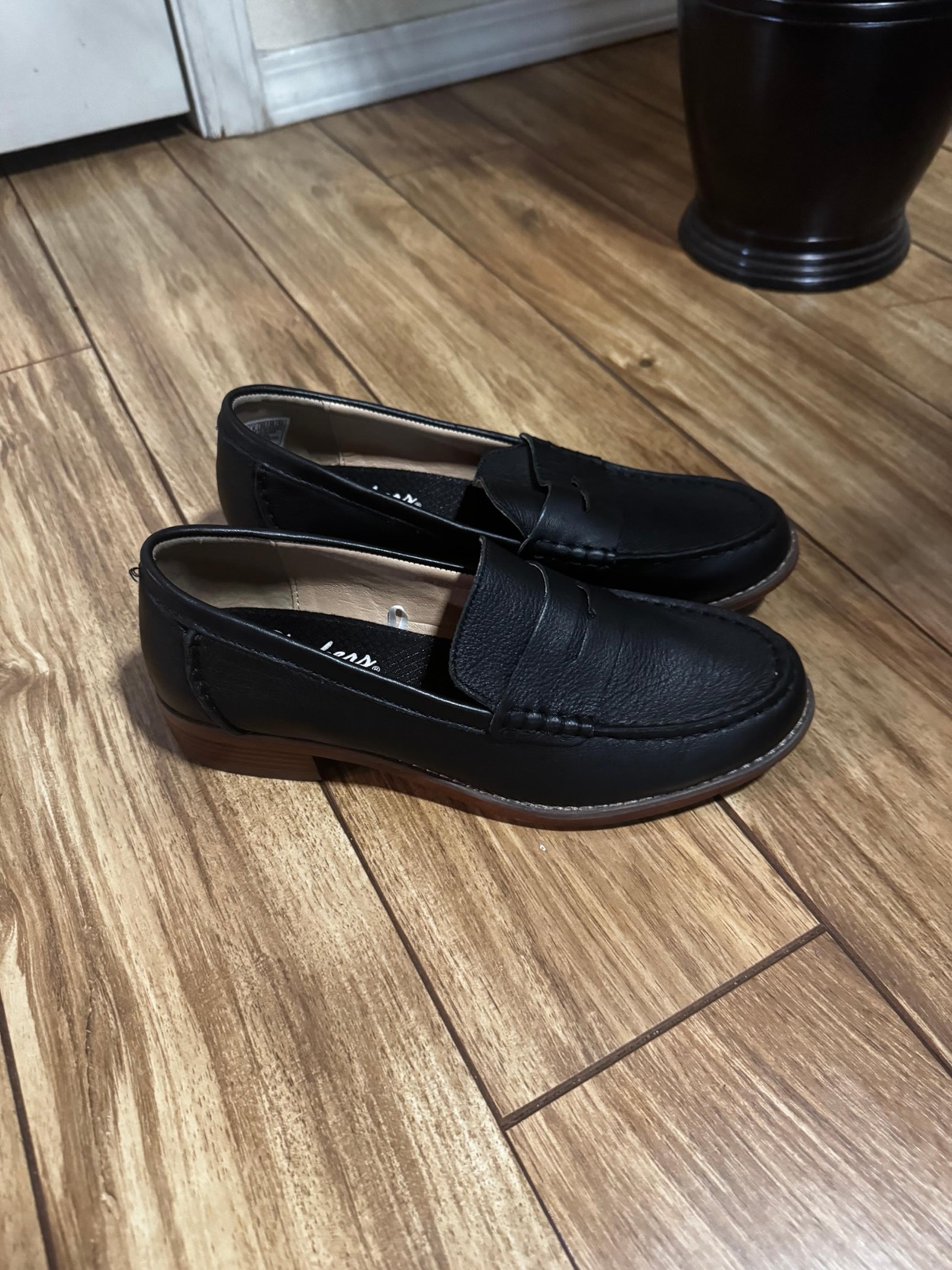 Skechers air cooled memory foam women's black loafers size 9