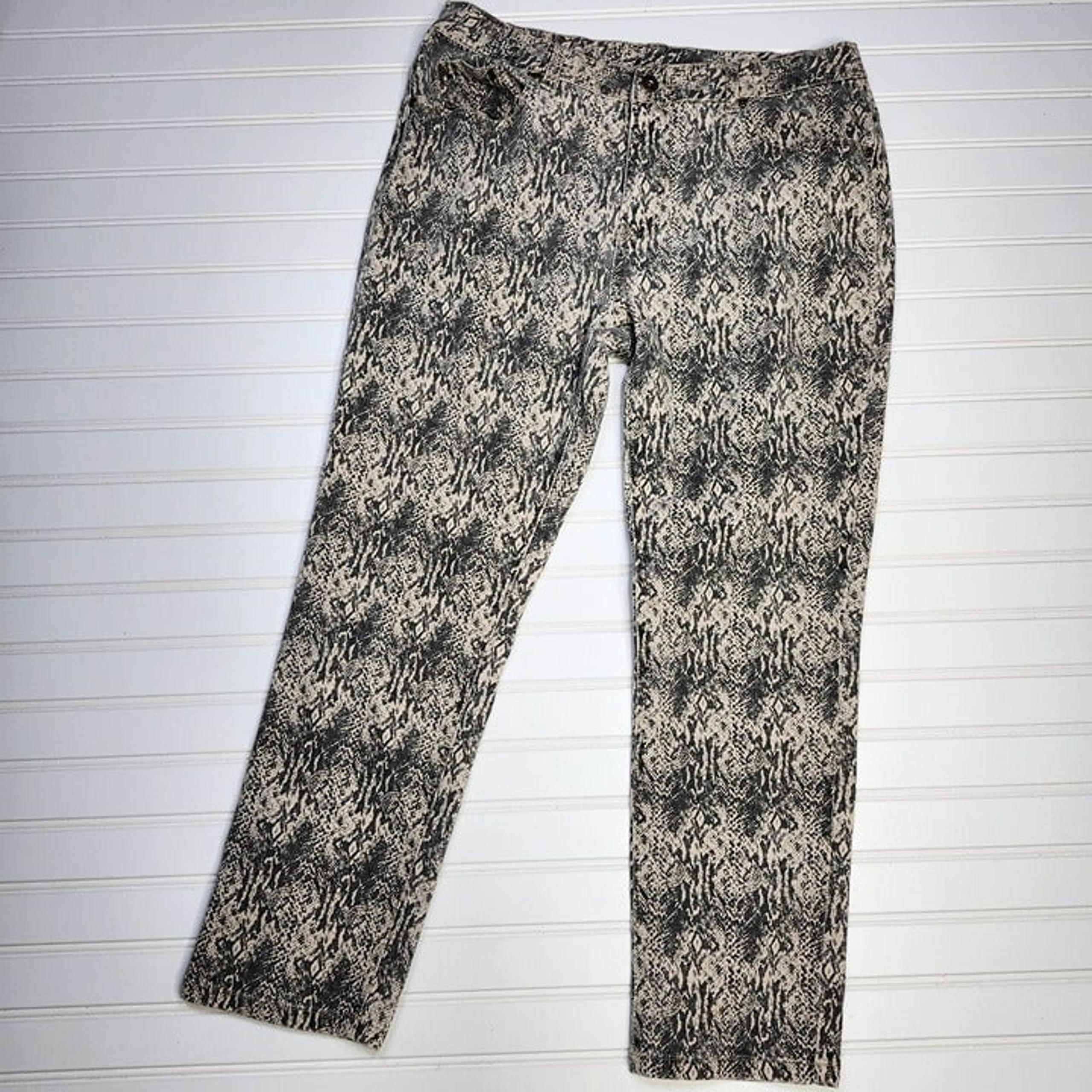 Diann Gilman | Women's Black & White Animal Print