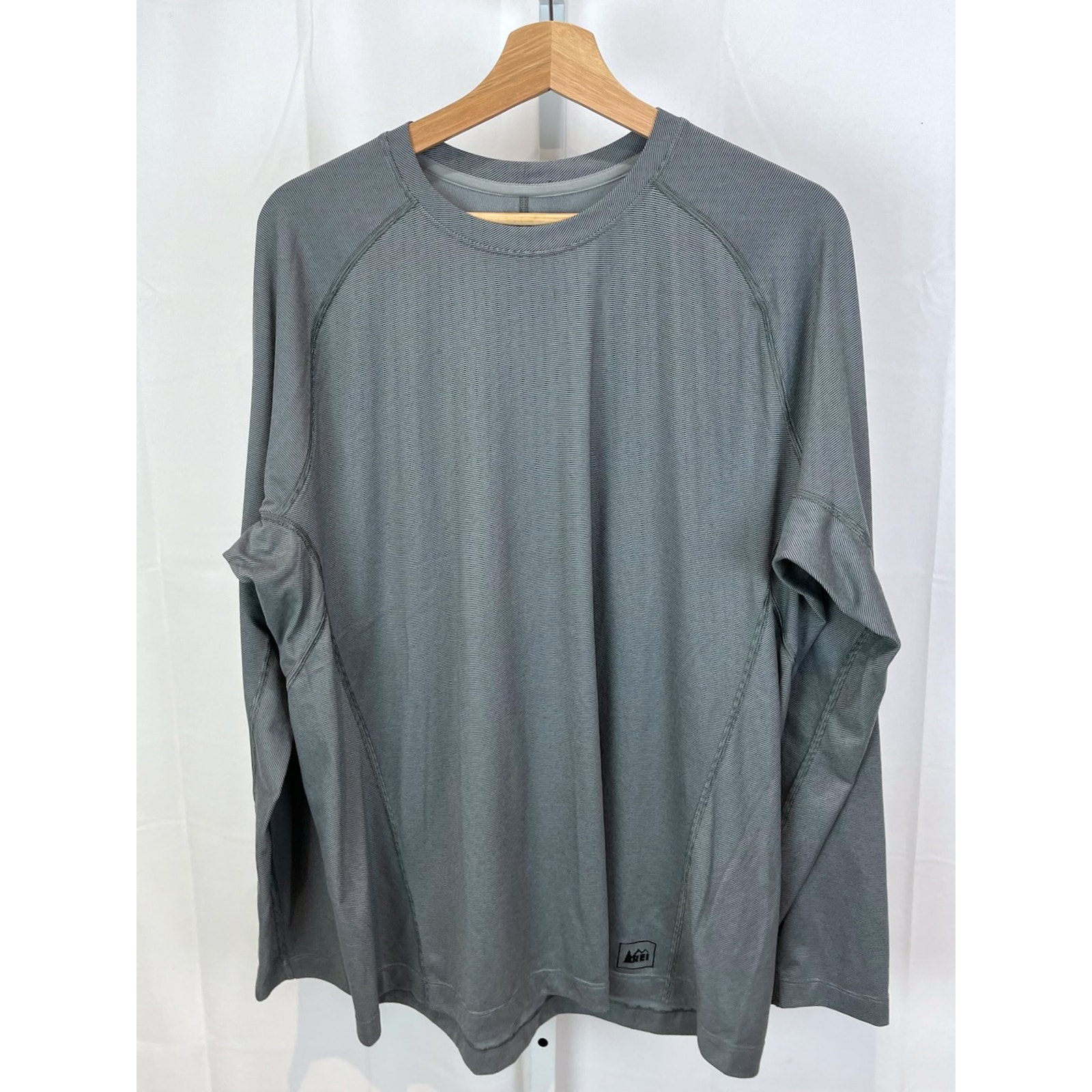 REI Mens Long Sleeve Crew Neck Tee Top Shirt Striped Gray Size XL
