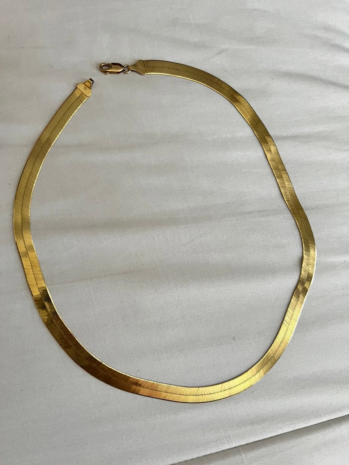 10 karat gold herringbone necklace 18 inches