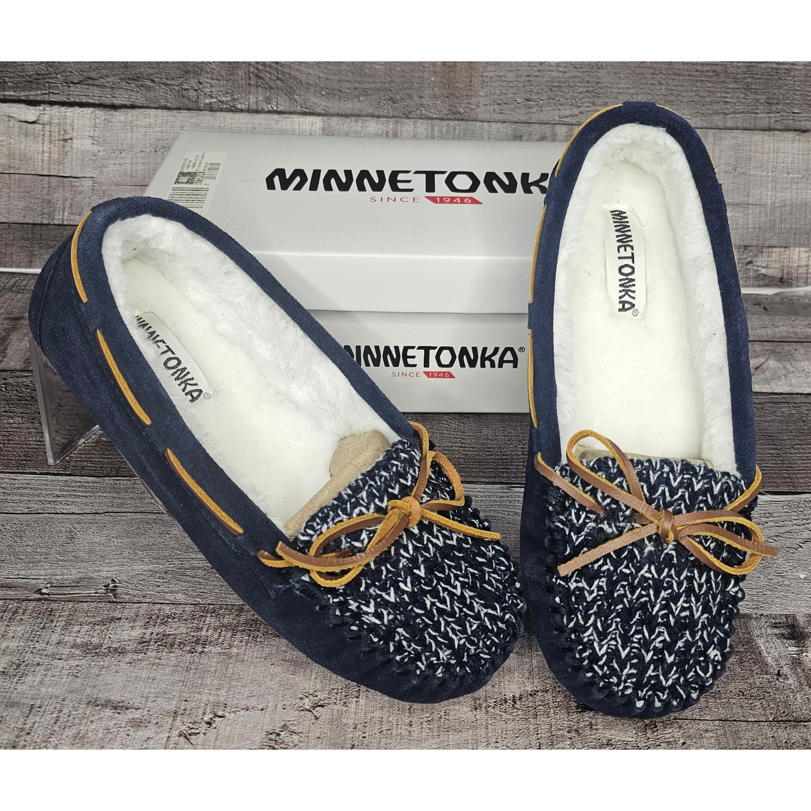 MINNETONKA Dark Navy Lodge Trapper Moccasin Faux Fur Shoes Size 9 Wide