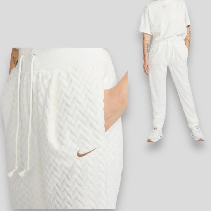 Nike Sportswear • Modern High Waisted Herringbone Swoosh Jogger XL White Chevron