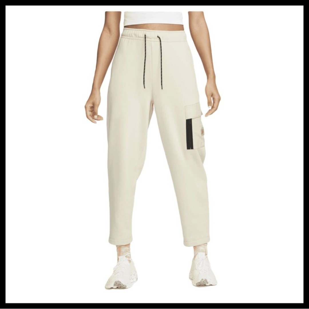 NWT Nike Women's Sports Utility Fleece Loose Fit Cargo Pants