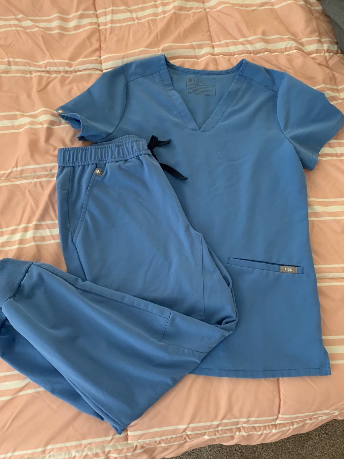 figs scrubs set