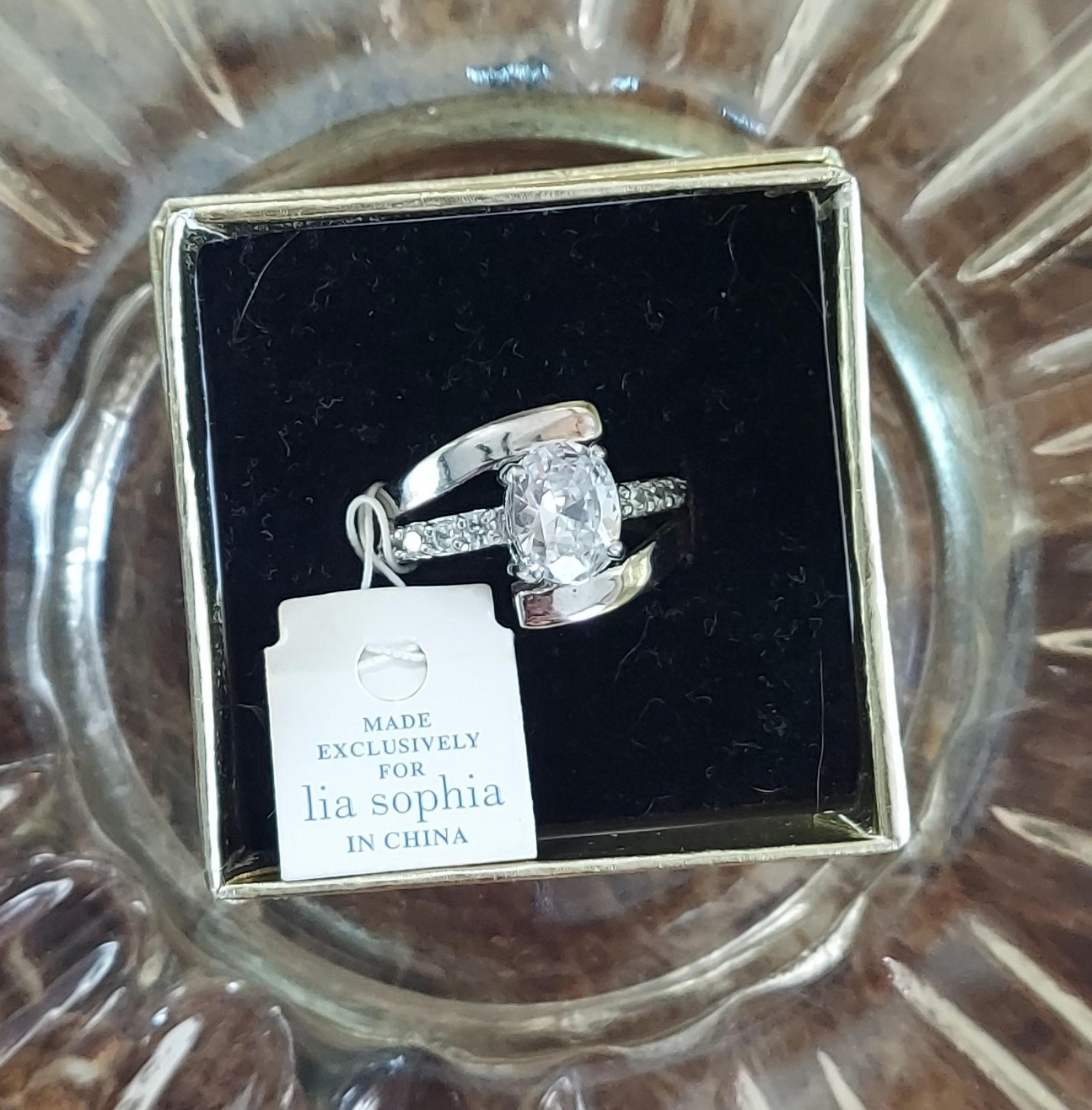 Gorgeous Lia Sophia Ring Sparkling Crystal And Rodium