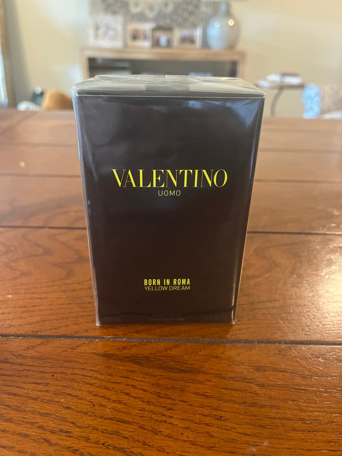 Valentino Born in Roma Yellow Dream 3.4