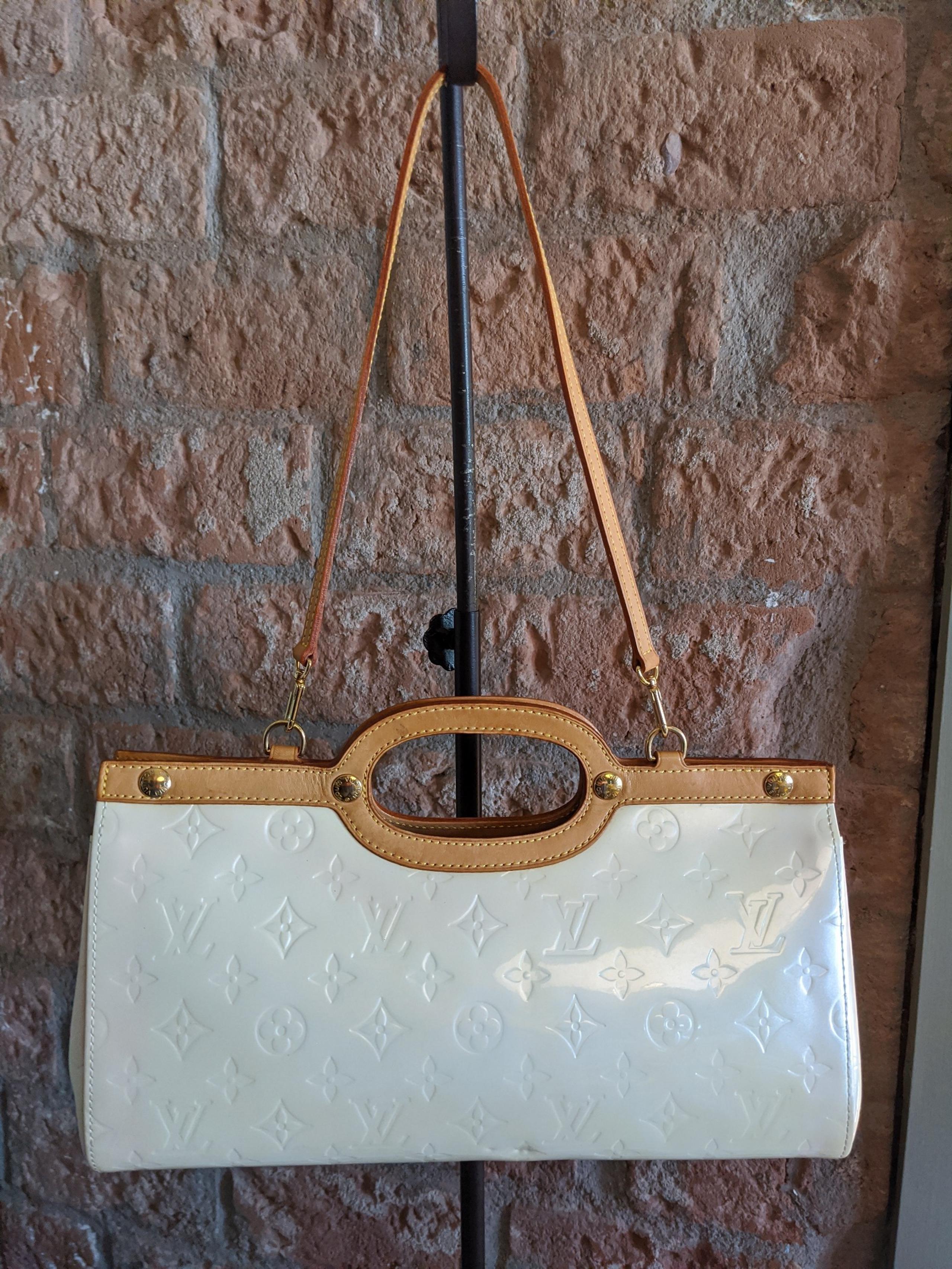 Louis Vuitton Excellent Condition Vernis Roxbury Drive Shoulder Bag