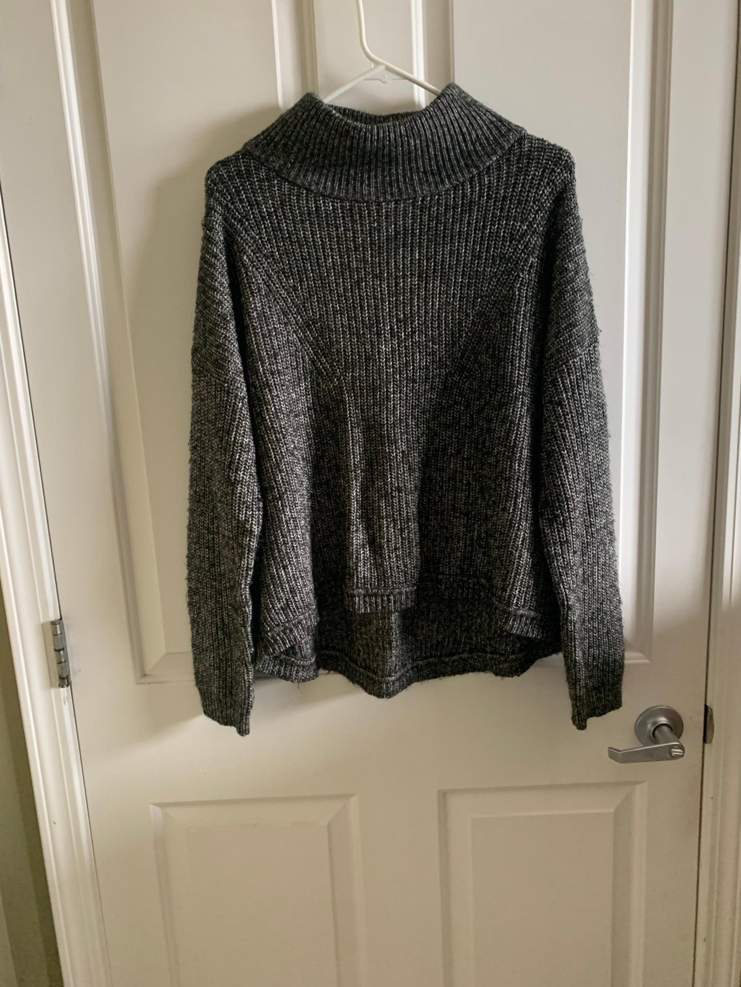 French Connection Women’s Turtle Neck High Low Grey Knit Sweater Size Medium