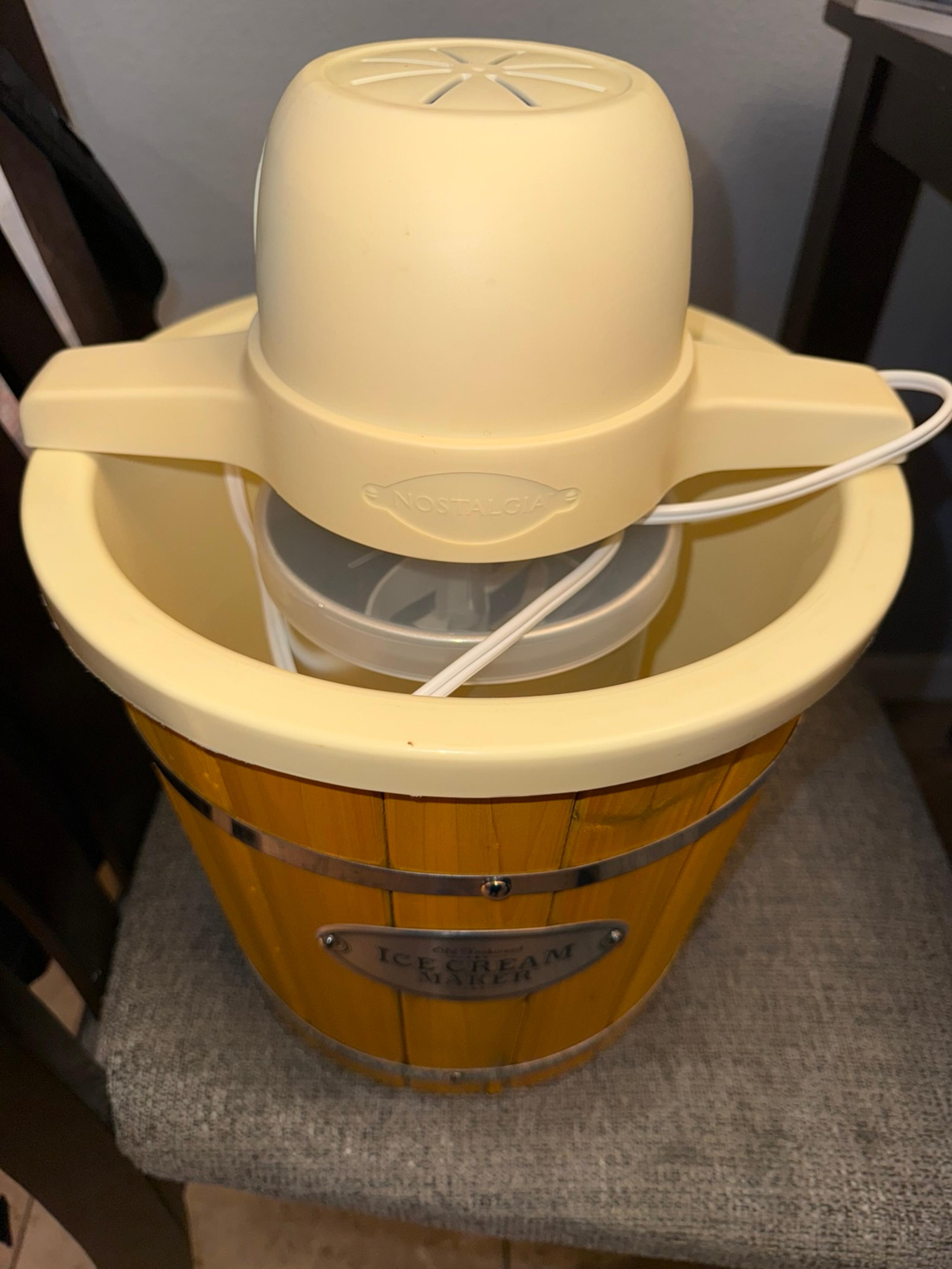 Nostalgia ice cream maker