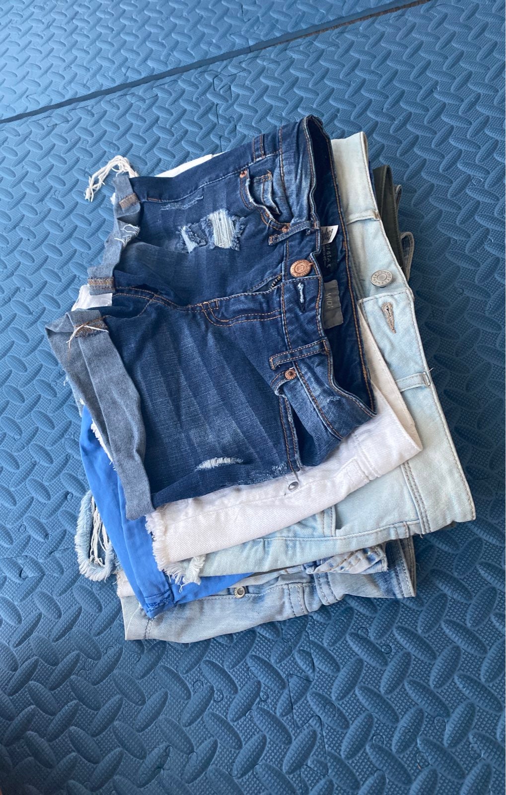 8 pair of shorts size S