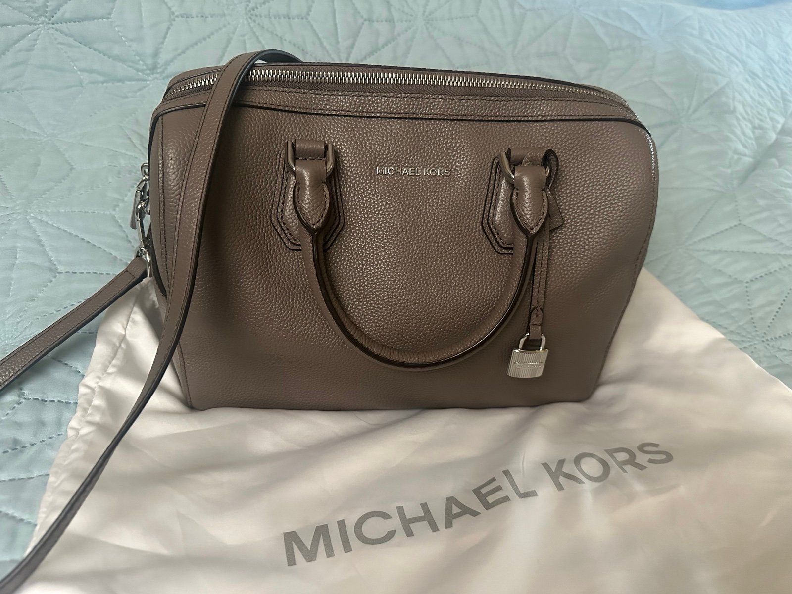 Michael kors 2024 mercer cinder