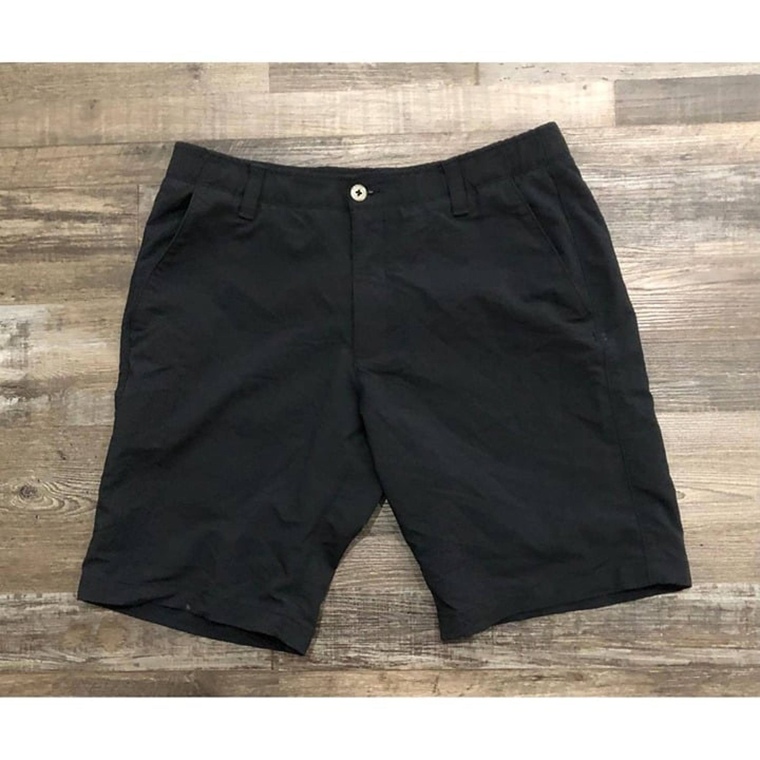 Under Armour Mens Size 36 Black Flat Front Casual Chino Shorts