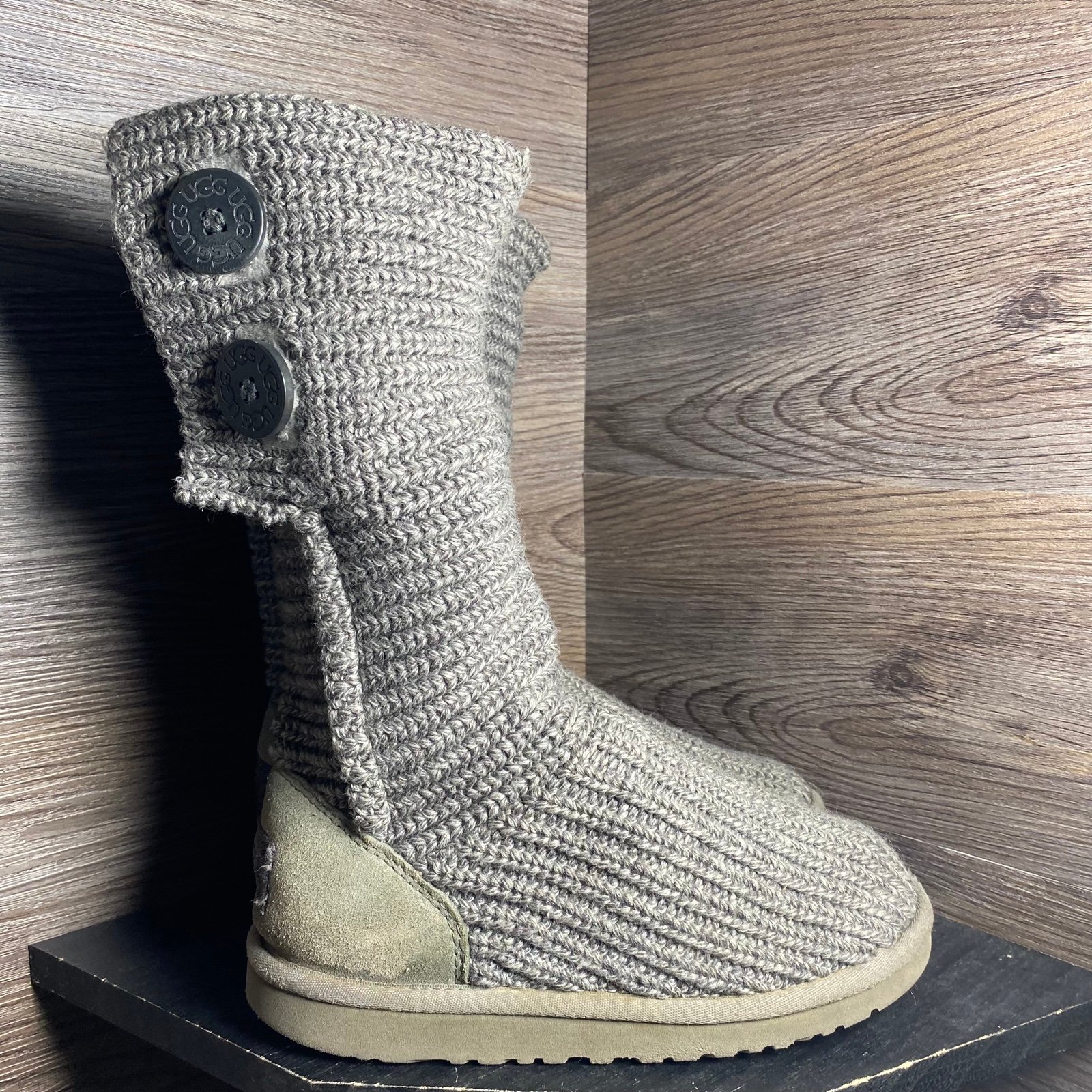 Ugg classic cardy grey boots