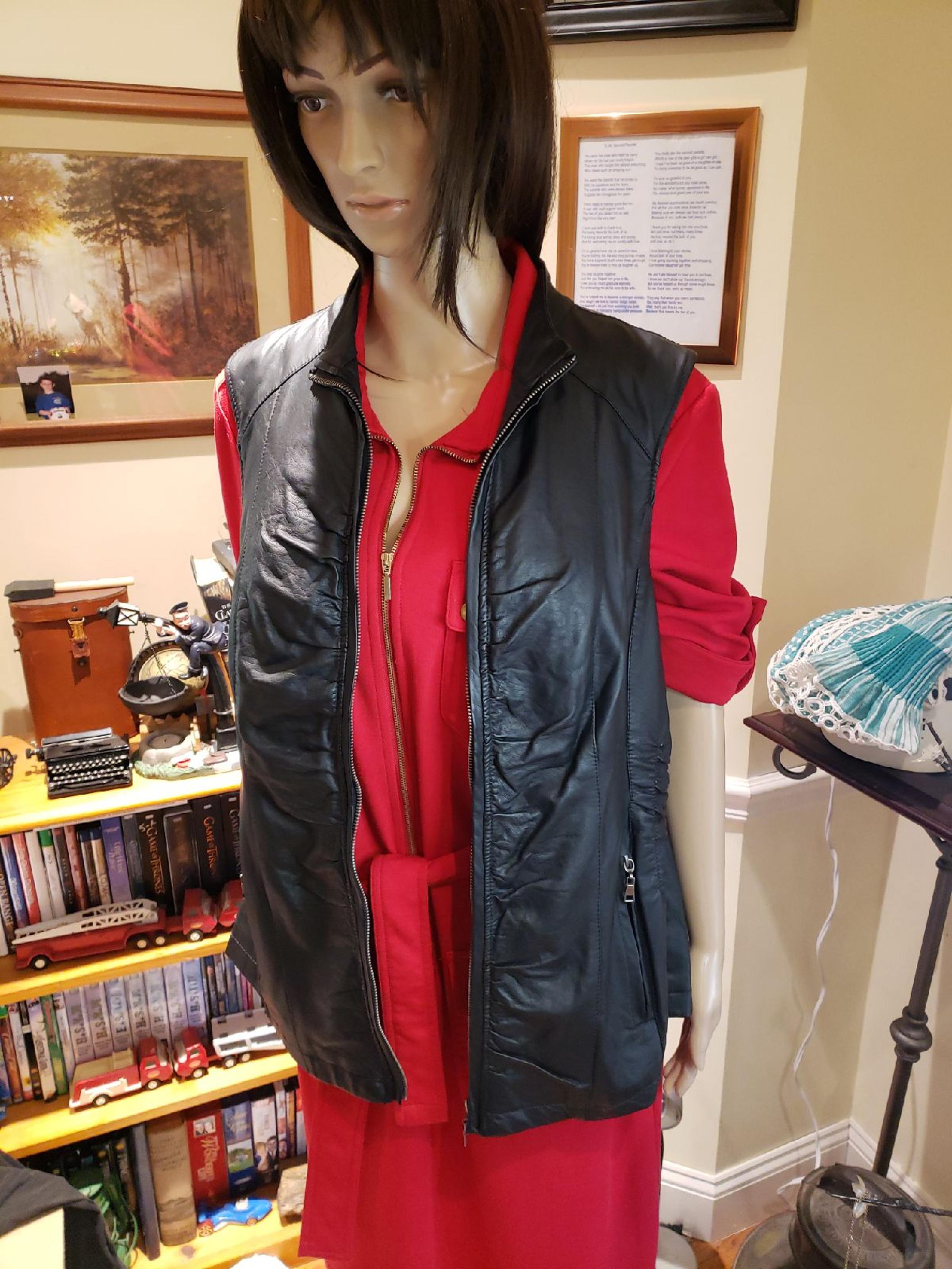 Avenue Vegan leather ladies vest nwt size 14-16