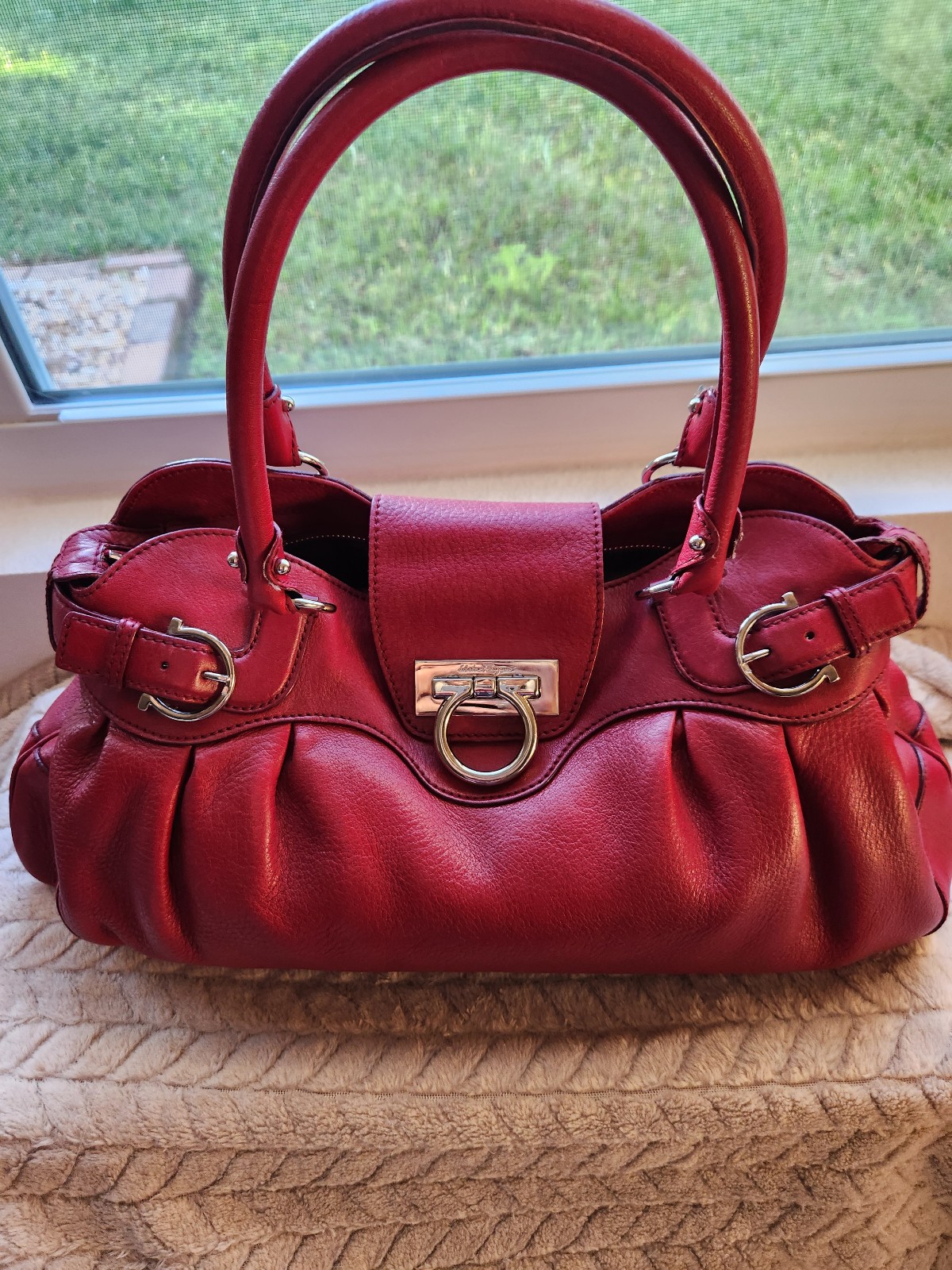 ハンドバッグ Salvatore Ferragamo Leather And Canvas Cut Out S Handbag il_fullxfull.6189439293_mc2y.jpg