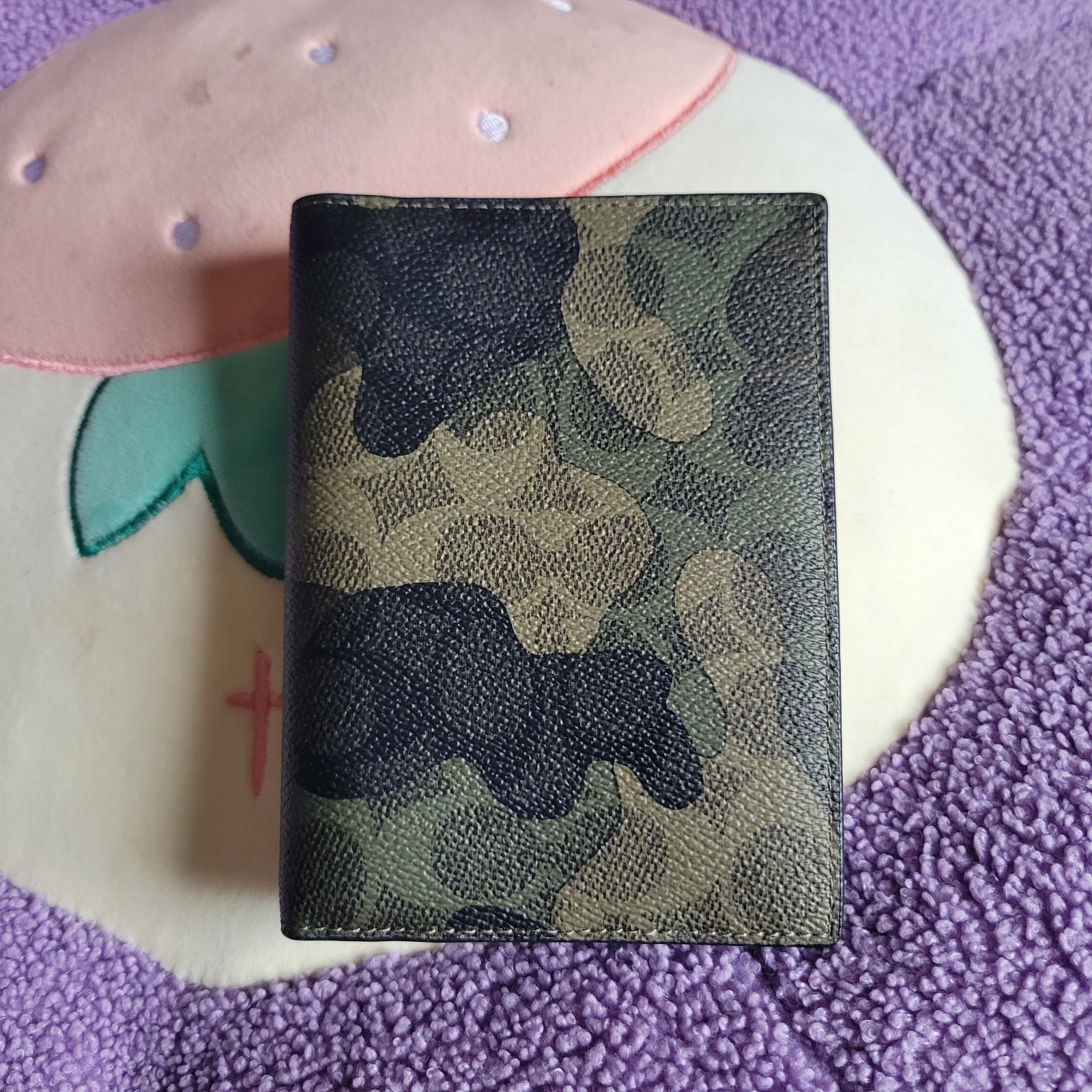 Coach Passport Card Case In Signature Camo Print