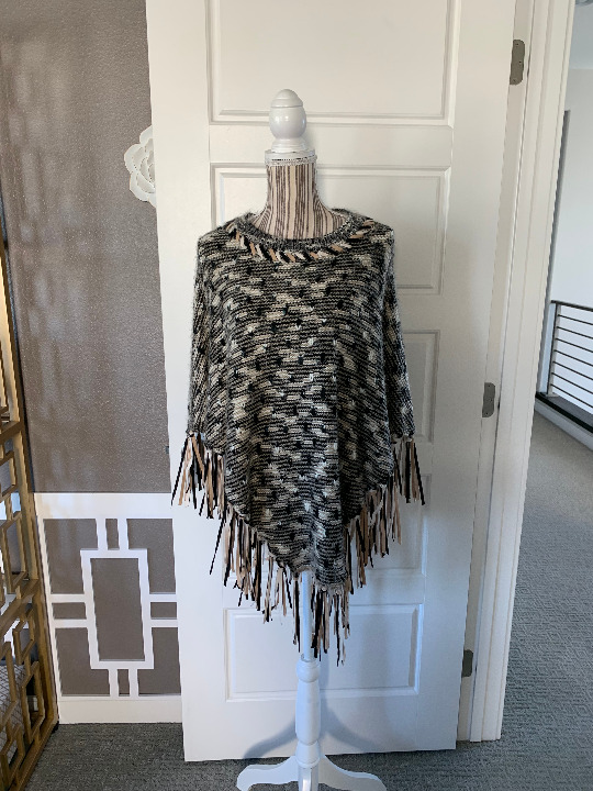 Alberto Makali Shawl/ Poncho