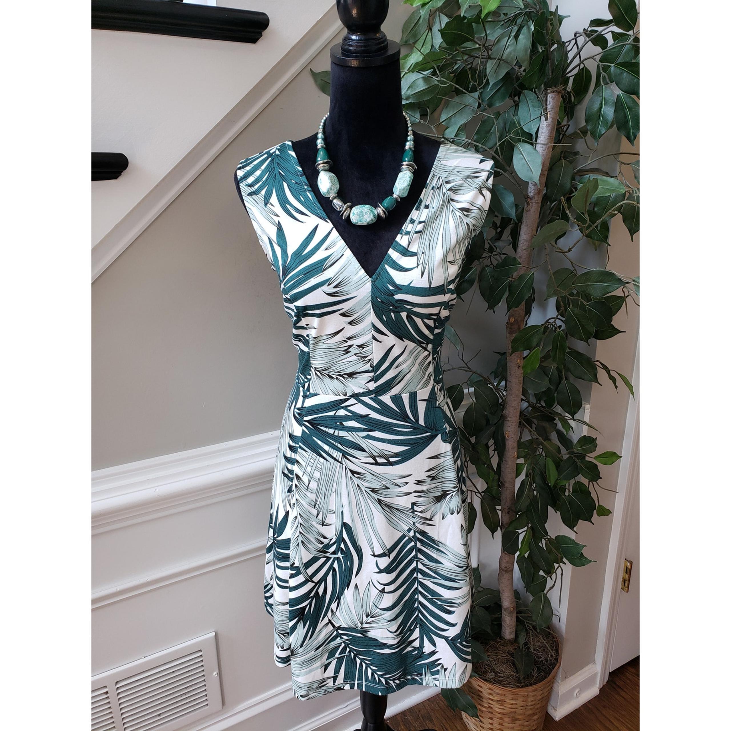 H&M Sheath Dress Womens Large White Green Tropical Leaf Print Sleeveless V Neck