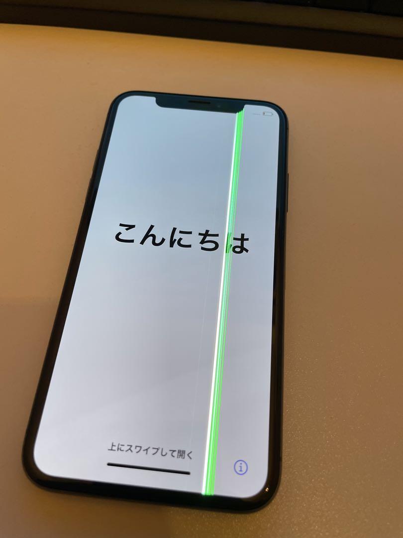 Apple iPhone X Black 64GB with a faulty screen.