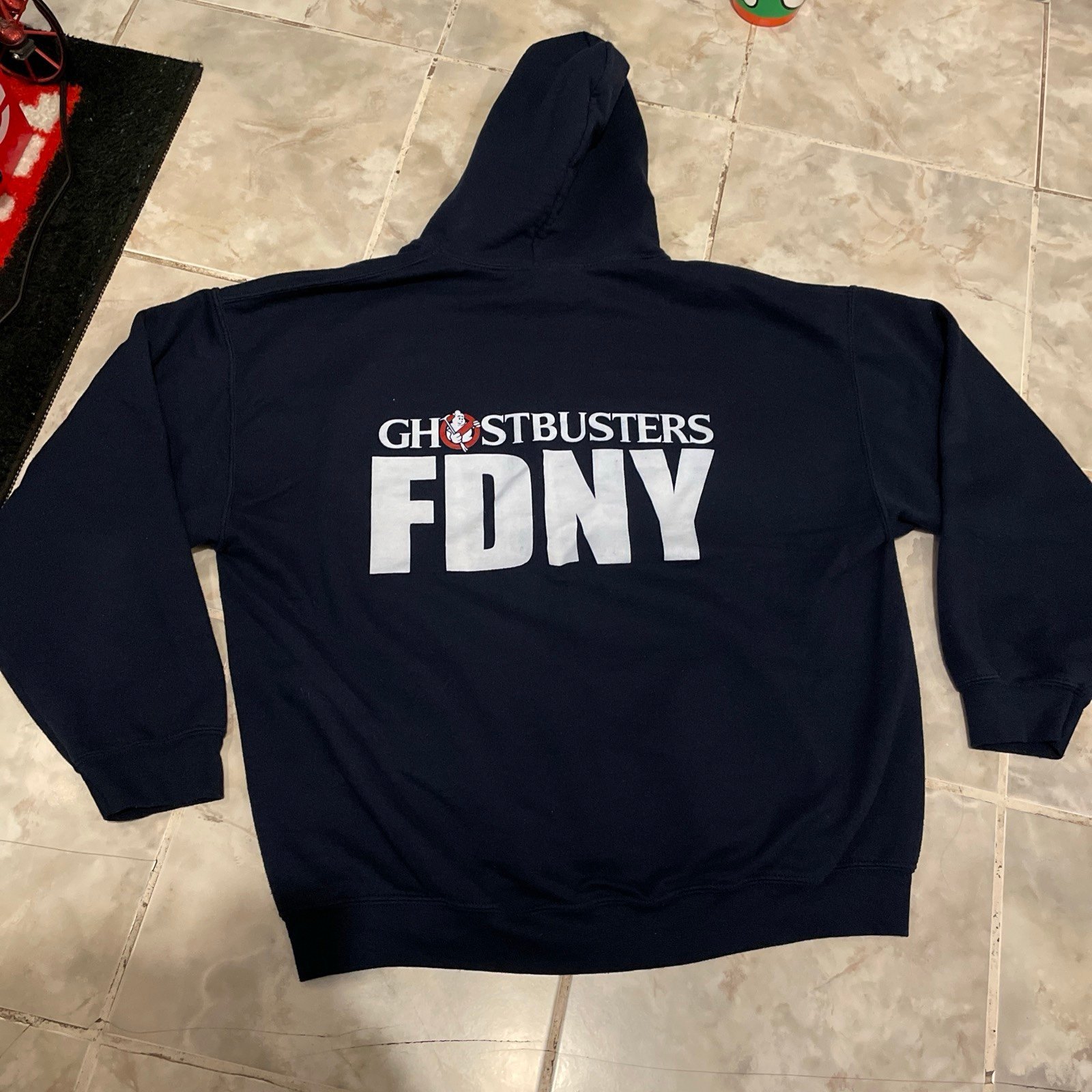 Ghostbusters FDNY Hook & Ladder 8 Tribeca New York Cast & Crew Hoodie SUPER RARE